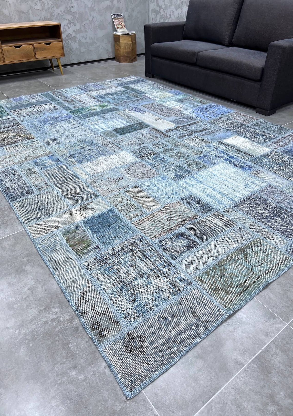 Amiyah - Vintage Blue Patchwork Rug - kudenrugs