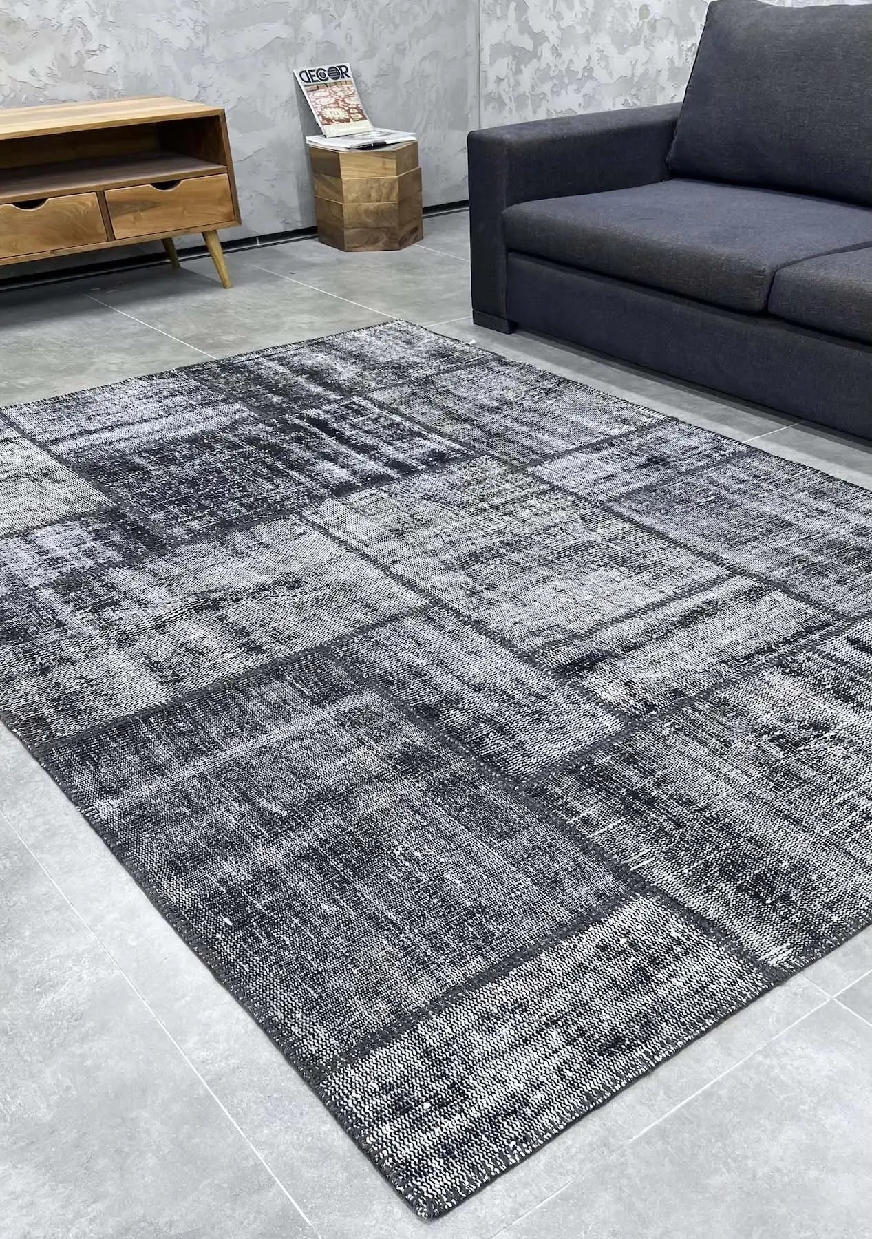 Blayse - Vintage Black Patchwork Rug - kudenrugs