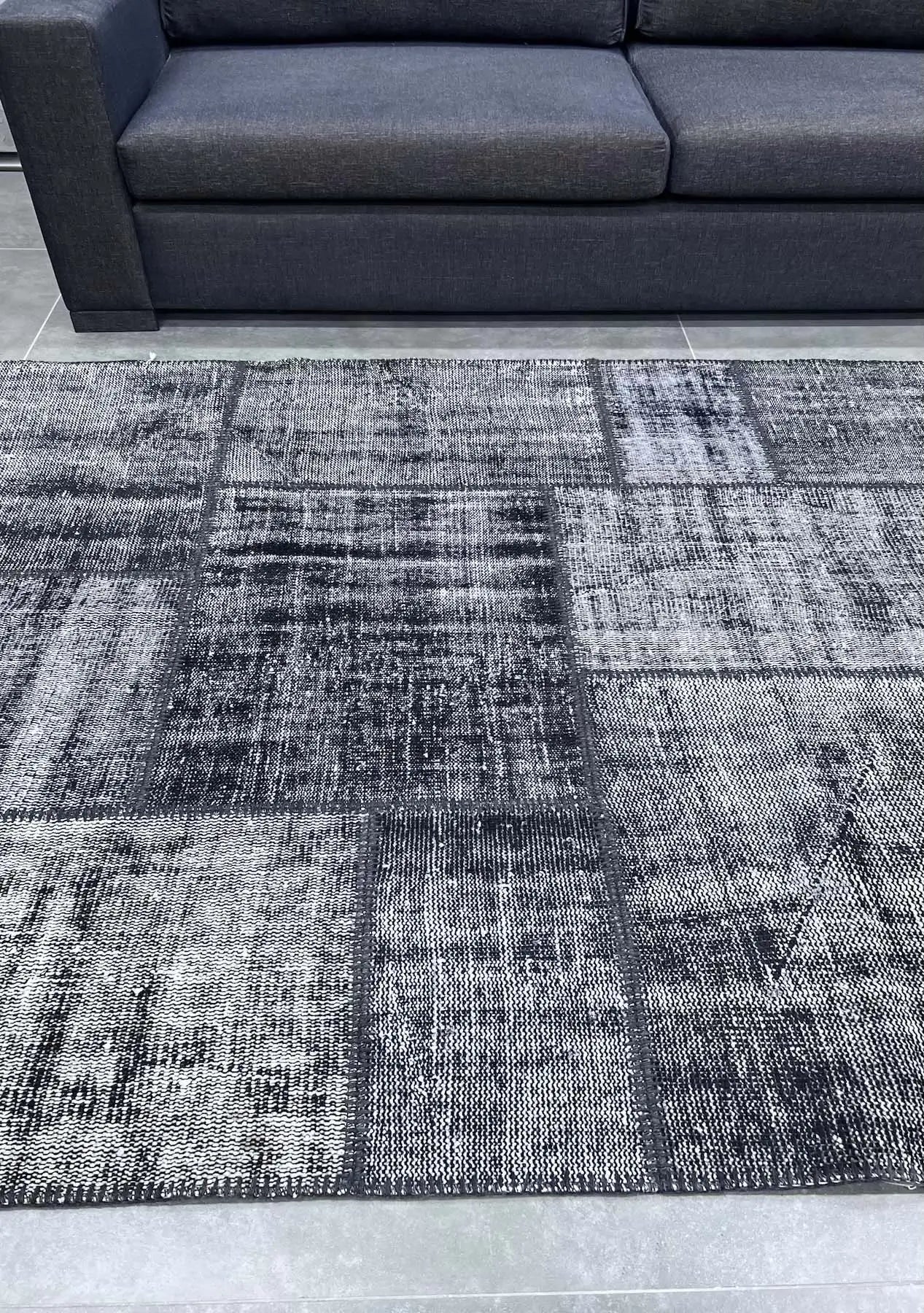 Blayse - Vintage Black Patchwork Rug - kudenrugs