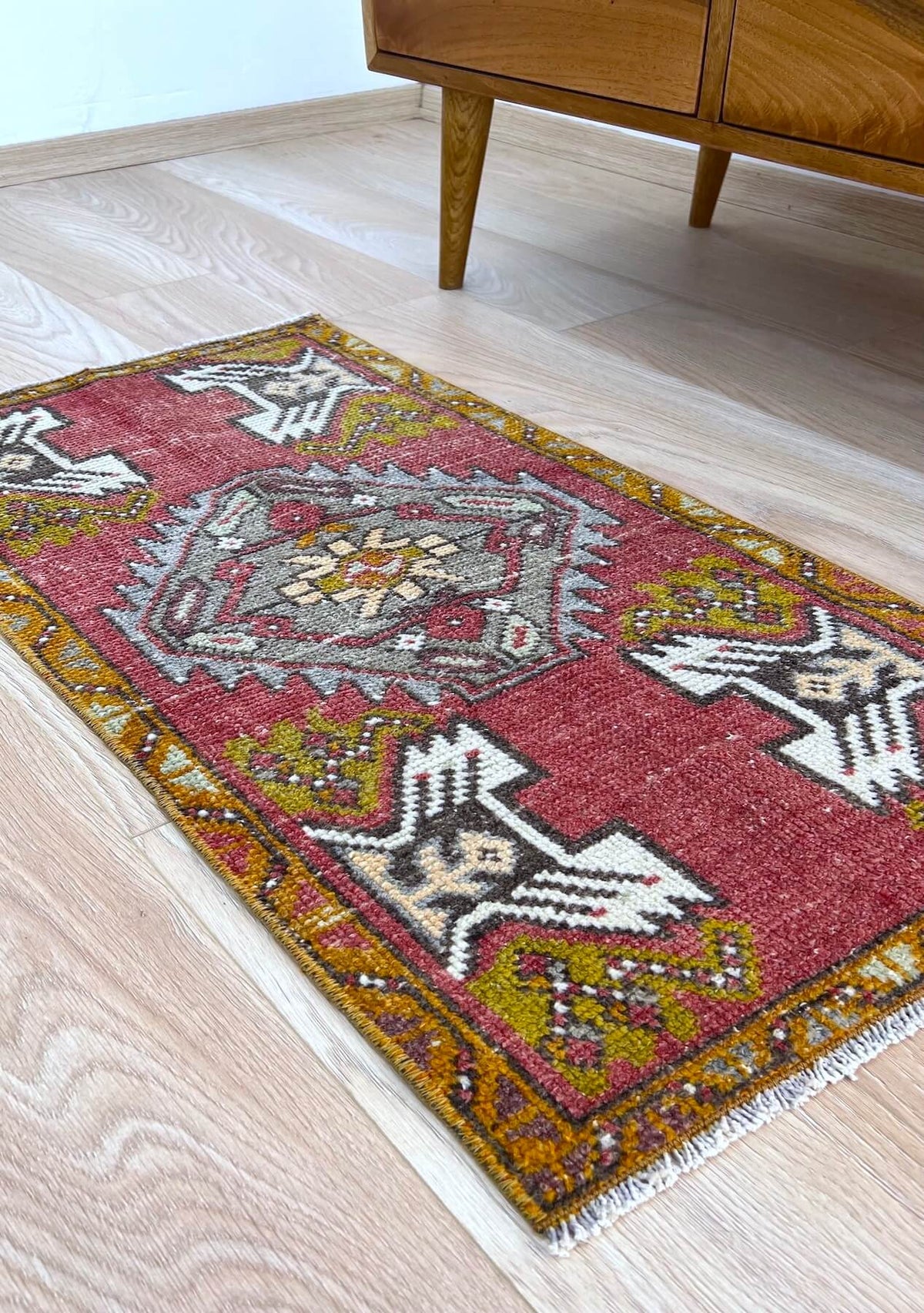Carey - Vintage Mini Pink Area Rug - kudenrugs