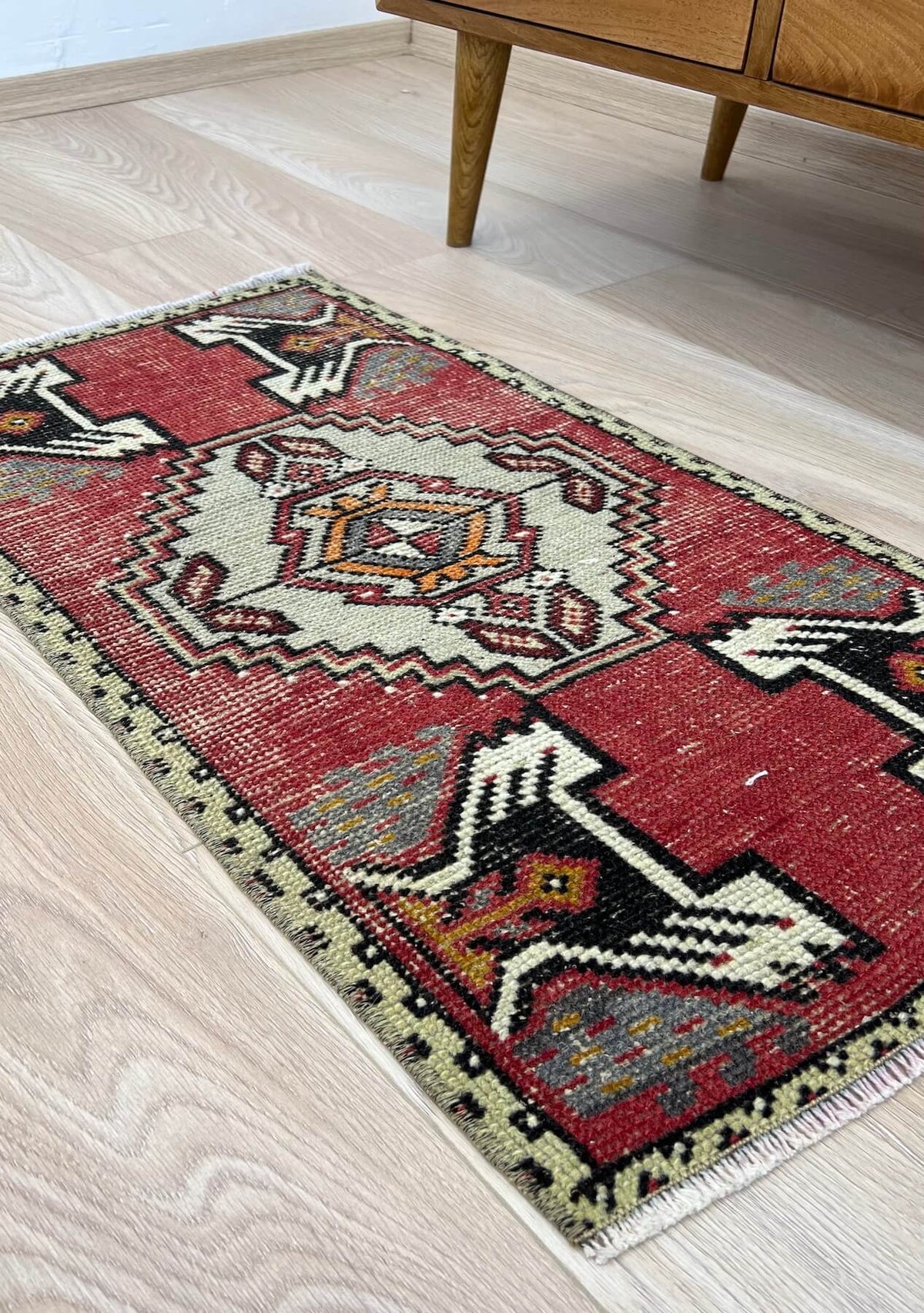 Cataleya - Vintage Mini Red Area Rug - kudenrugs