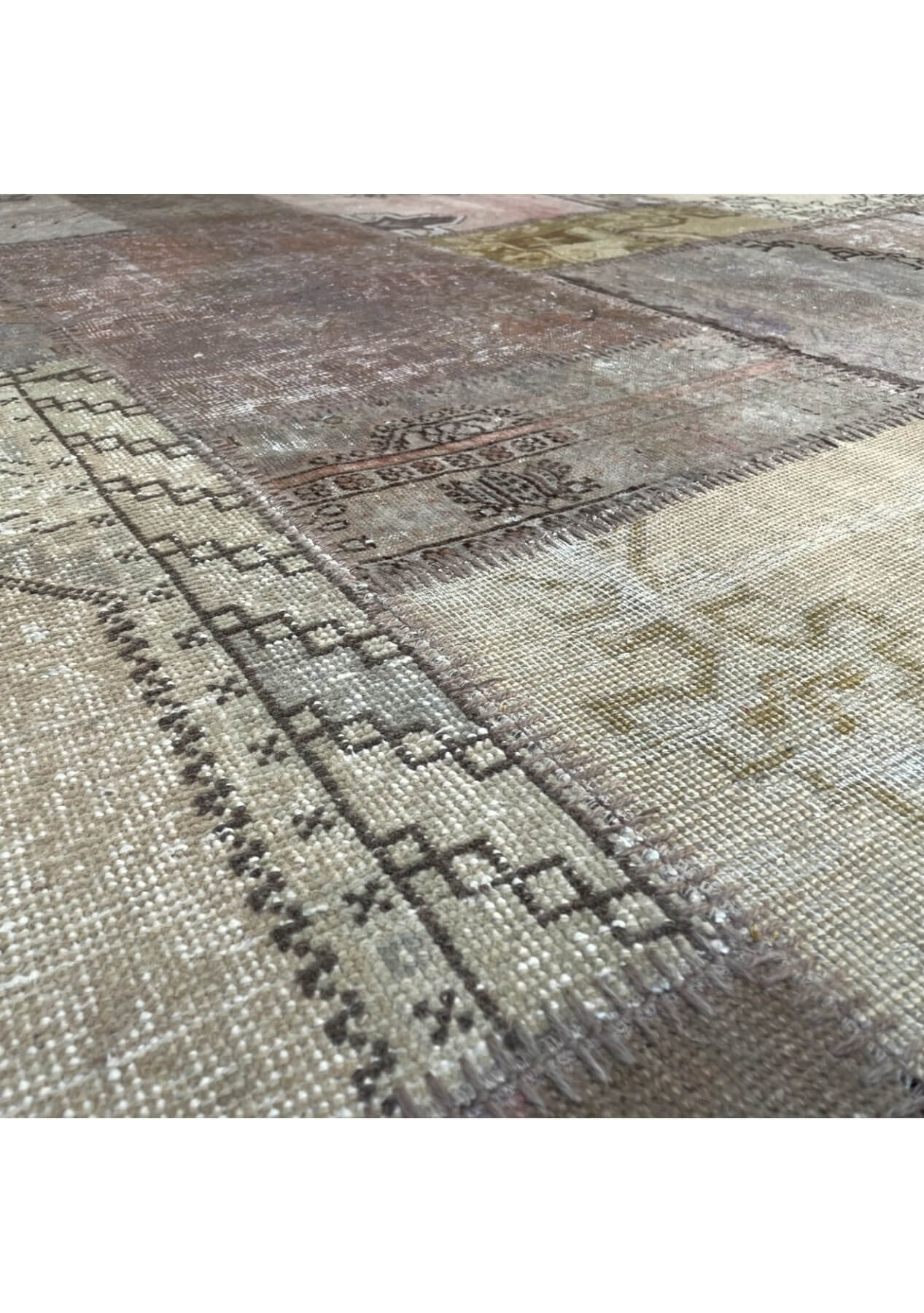 Chantelle - Vintage Turkish Patchwork Rug - kudenrugs