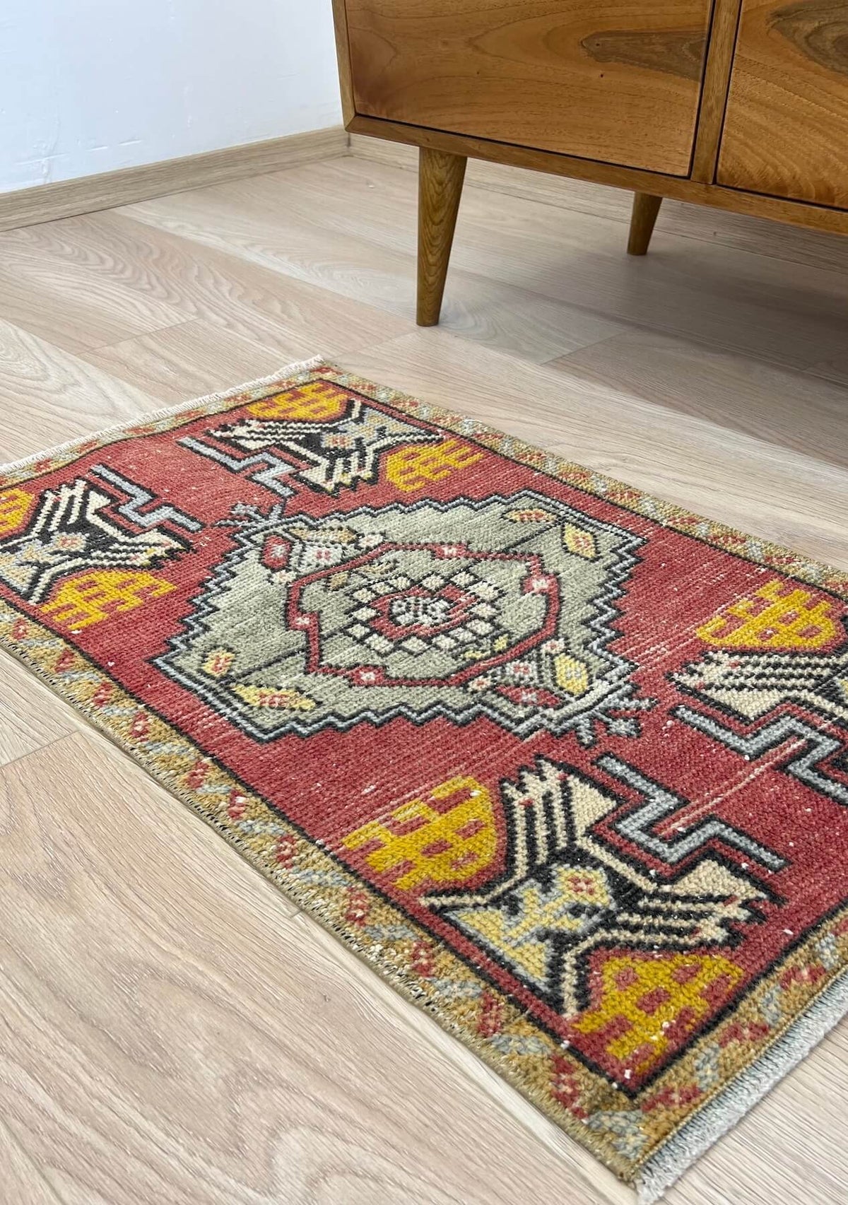 Clementine - Vintage Mini Pink Area Rug - kudenrugs