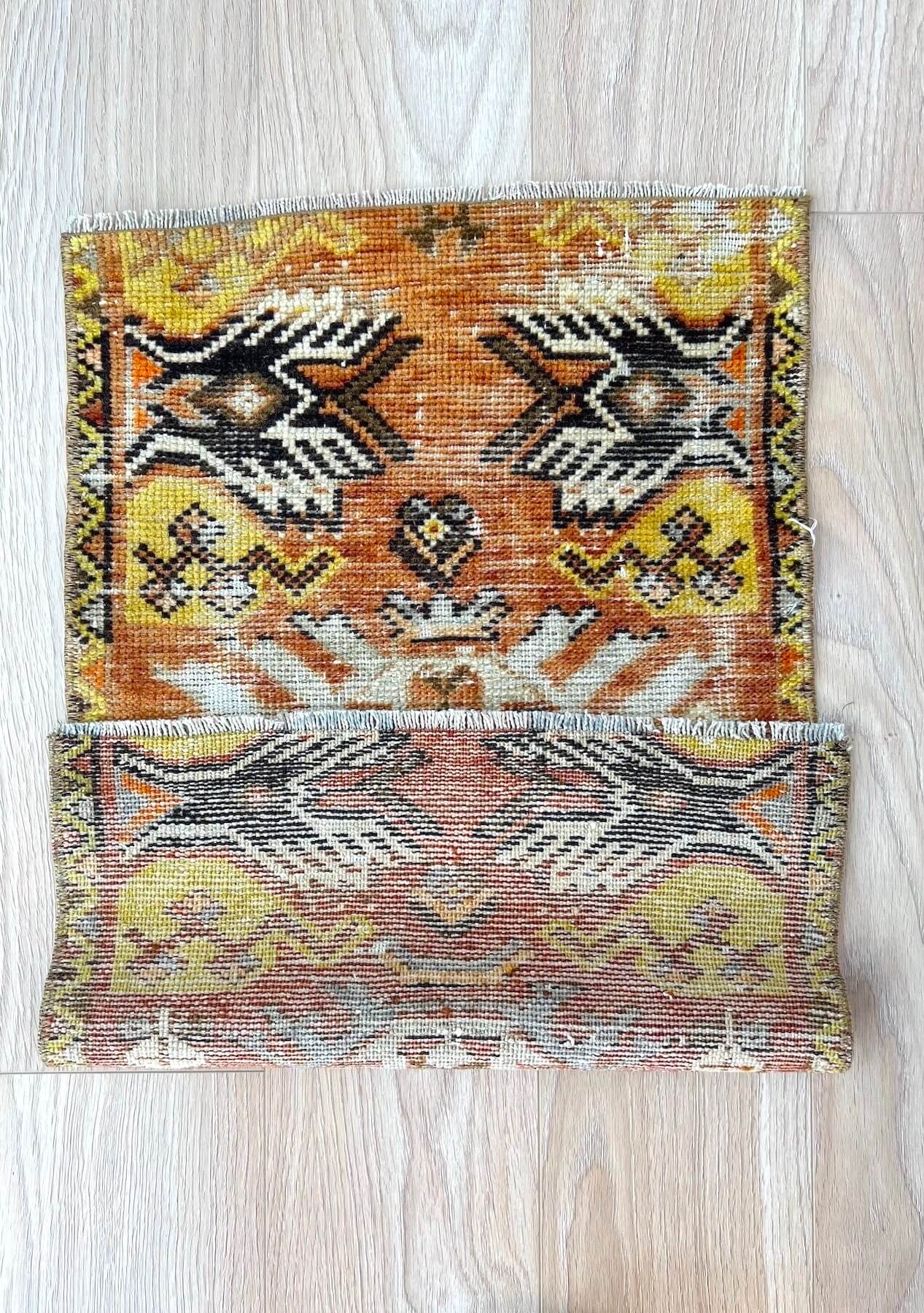 Deanna - Vintage Mini Orange Area Rug - kudenrugs