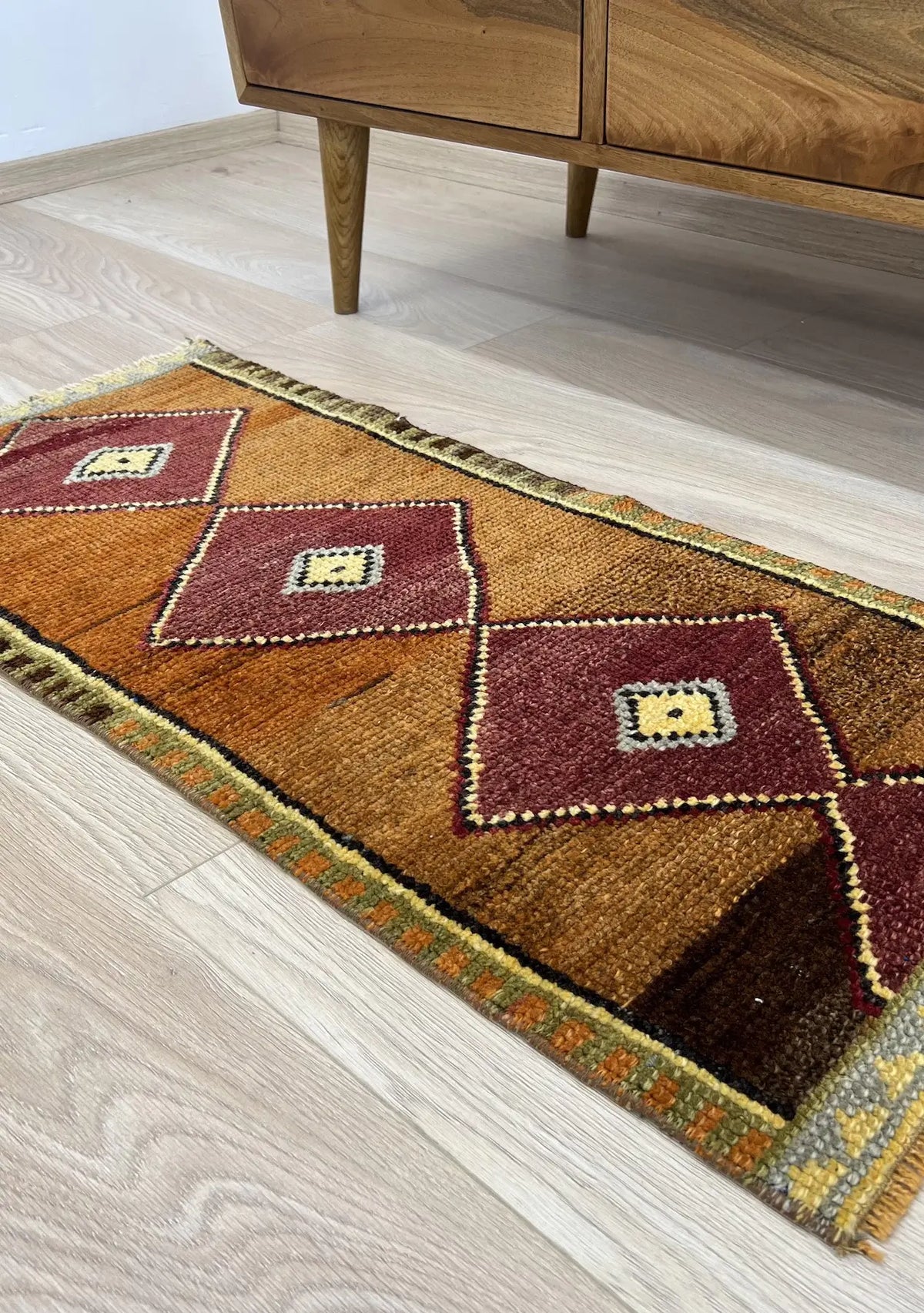 Dinora - Vintage Mini Orange Area Rug - kudenrugs
