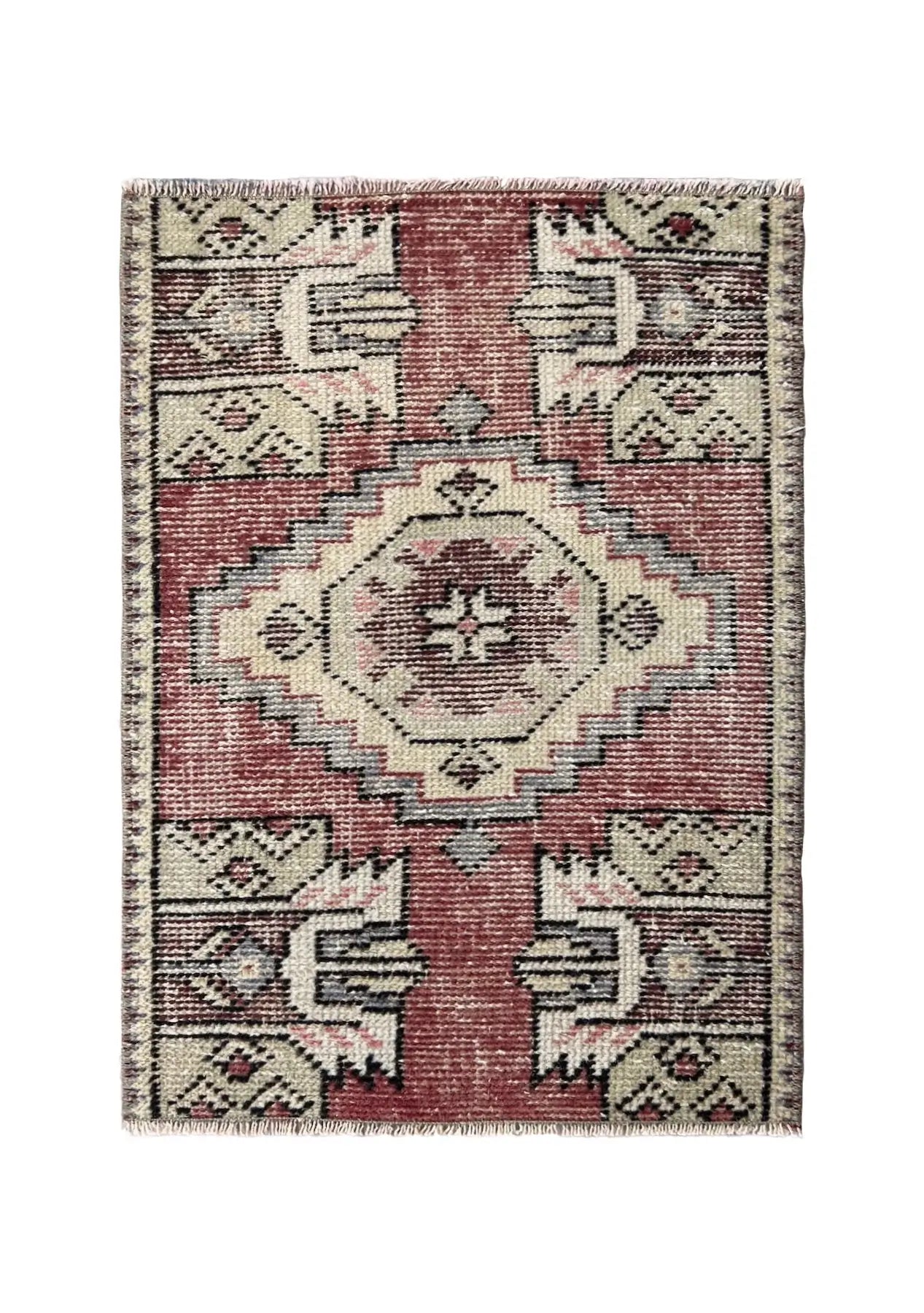 Edda - Vintage Mini Red Area Rug - kudenrugs