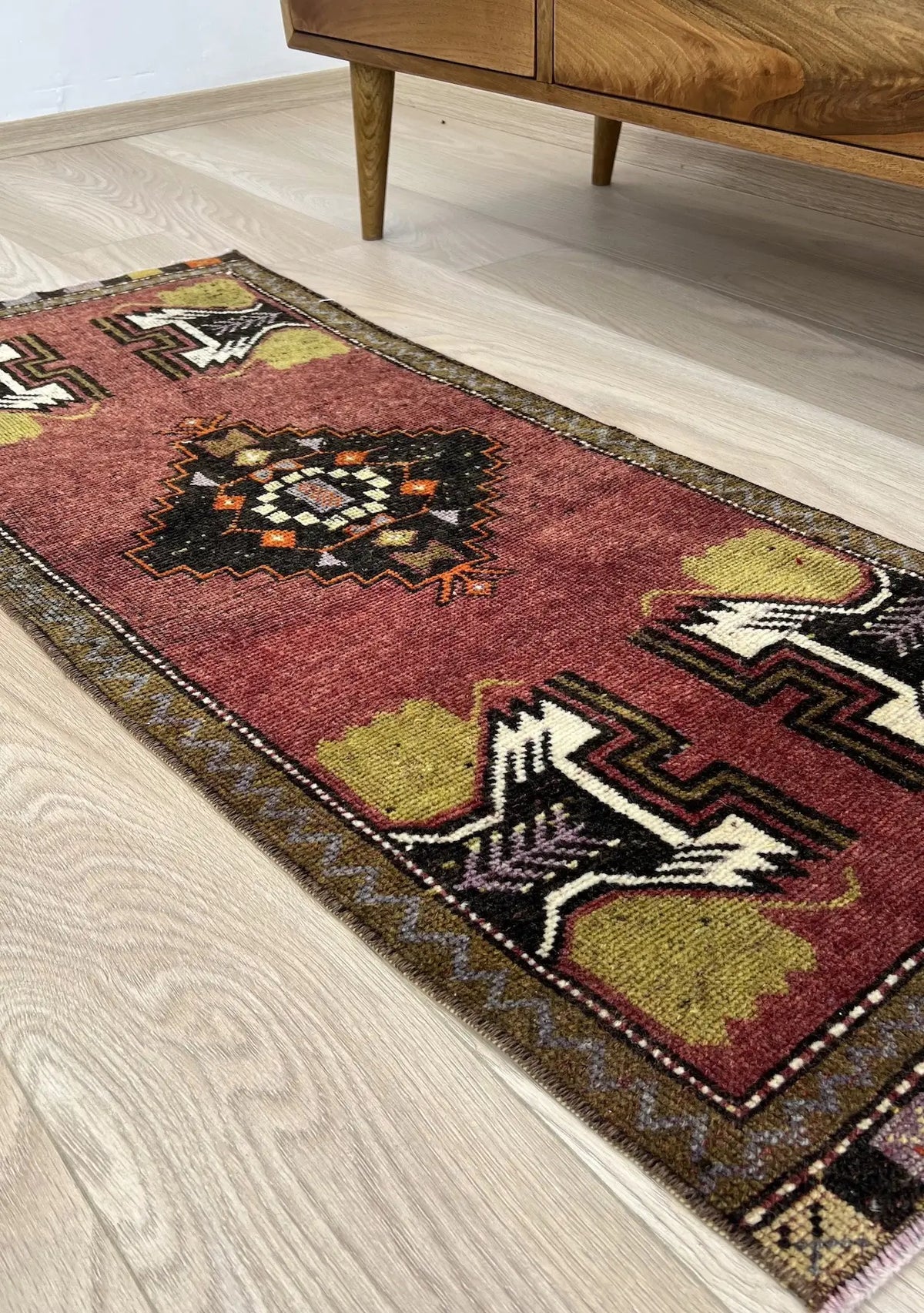 Elen - Vintage Mini Red Area Rug - kudenrugs