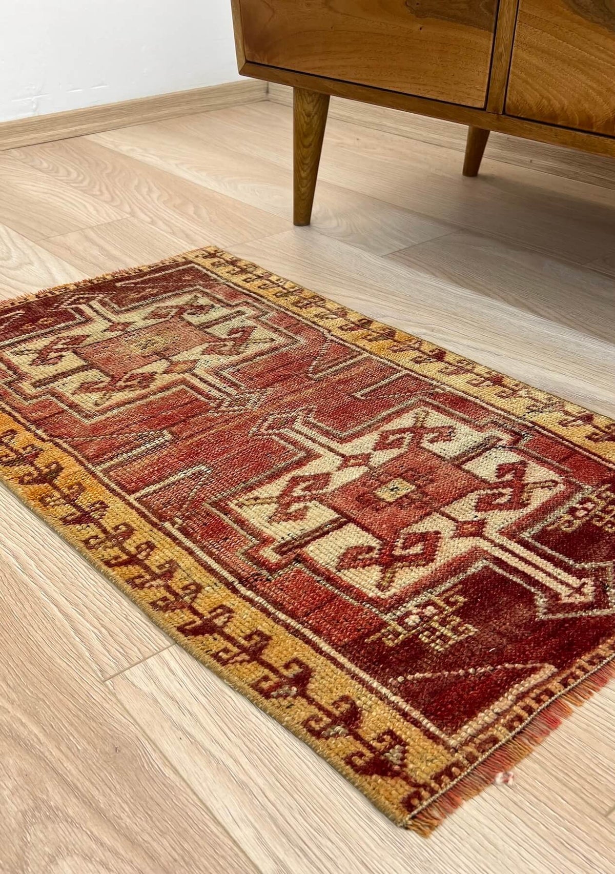 Elliana - Vintage Mini Red Area Rug - kudenrugs