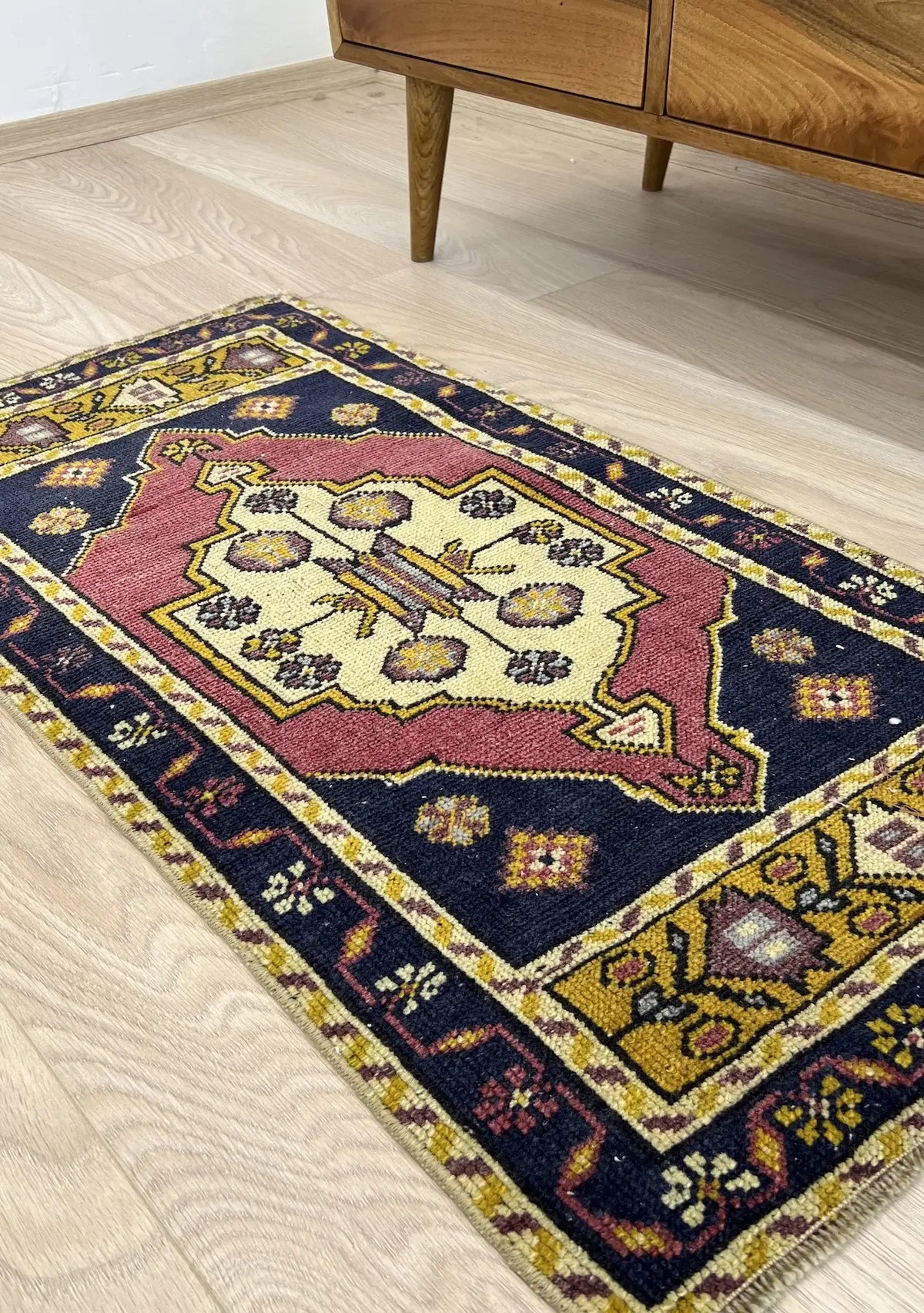 Engelique - Vintage Mini Pink Area Rug - kudenrugs