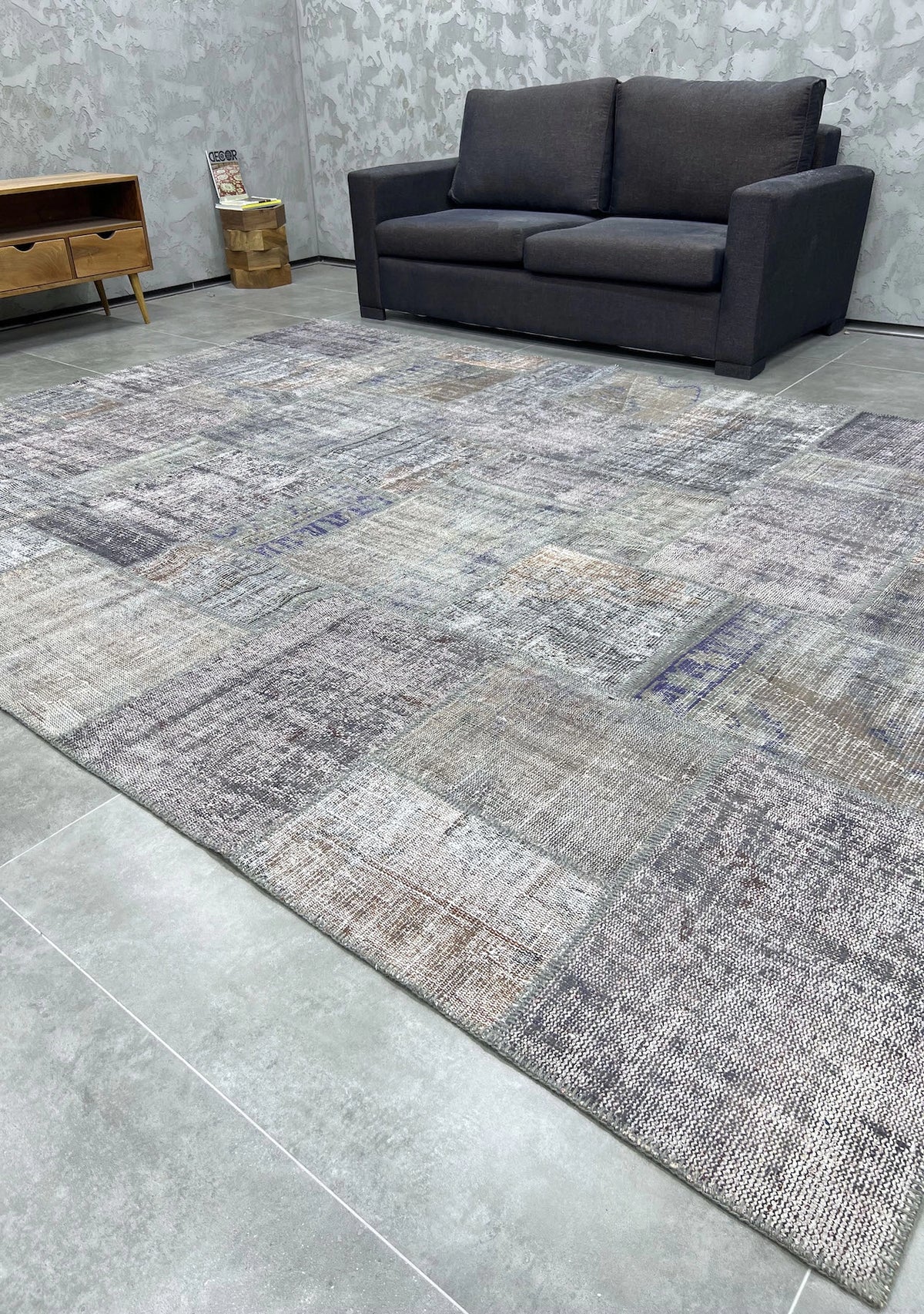Genavive - Vintage Gray Patchwork Rug - kudenrugs
