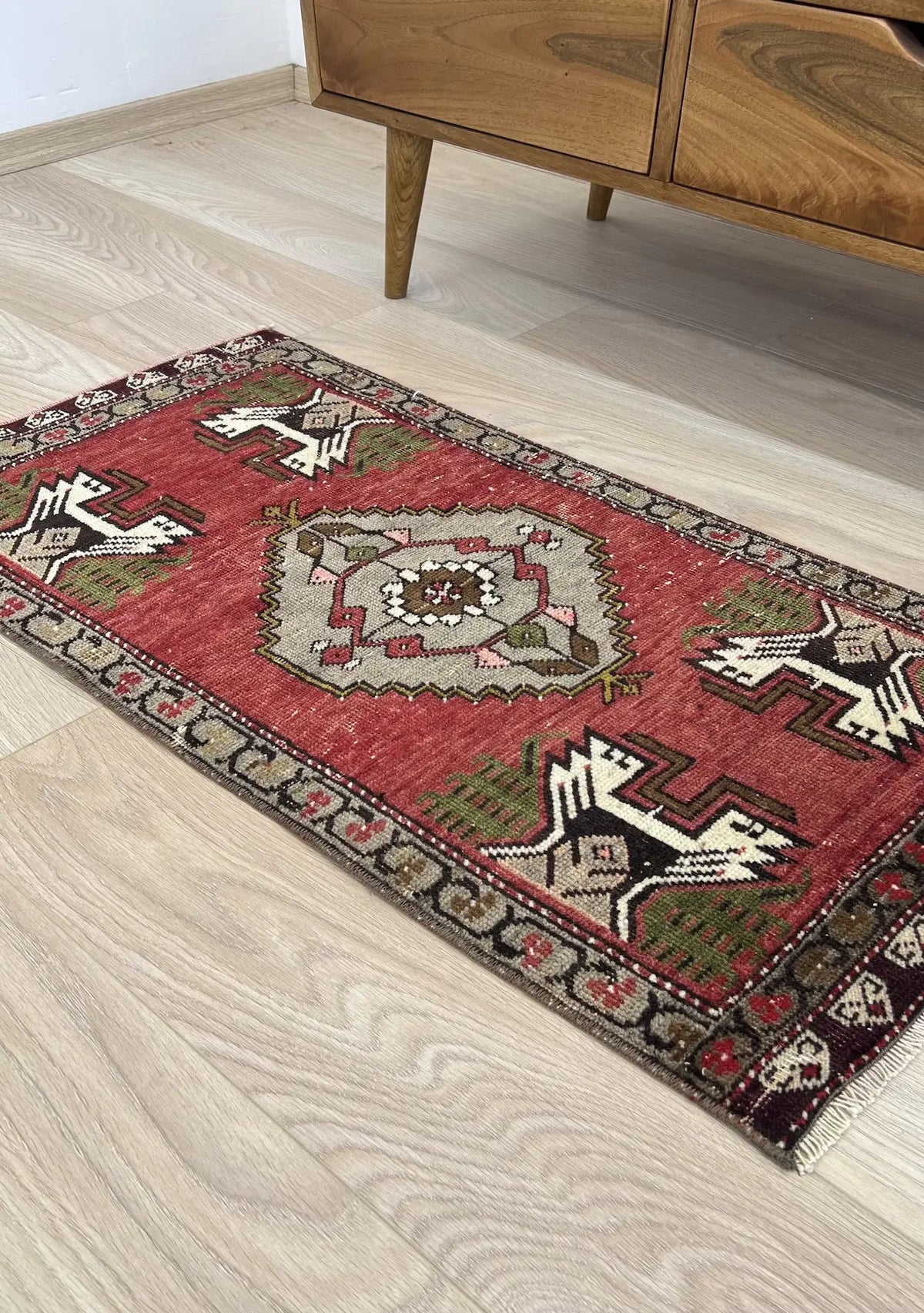 Ghazala - Vintage Mini Red Area Rug - kudenrugs