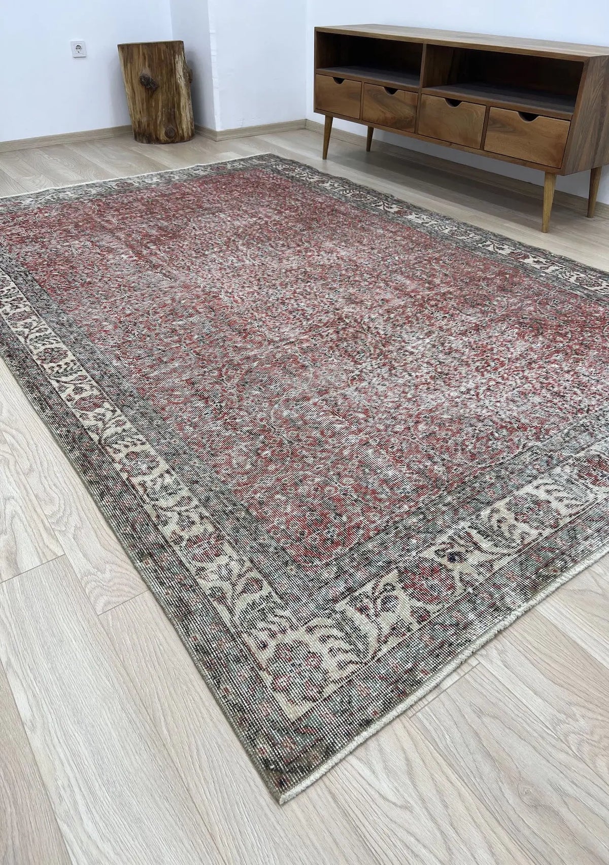 Gineen - Vintage Red Antique Washed Rug - kudenrugs