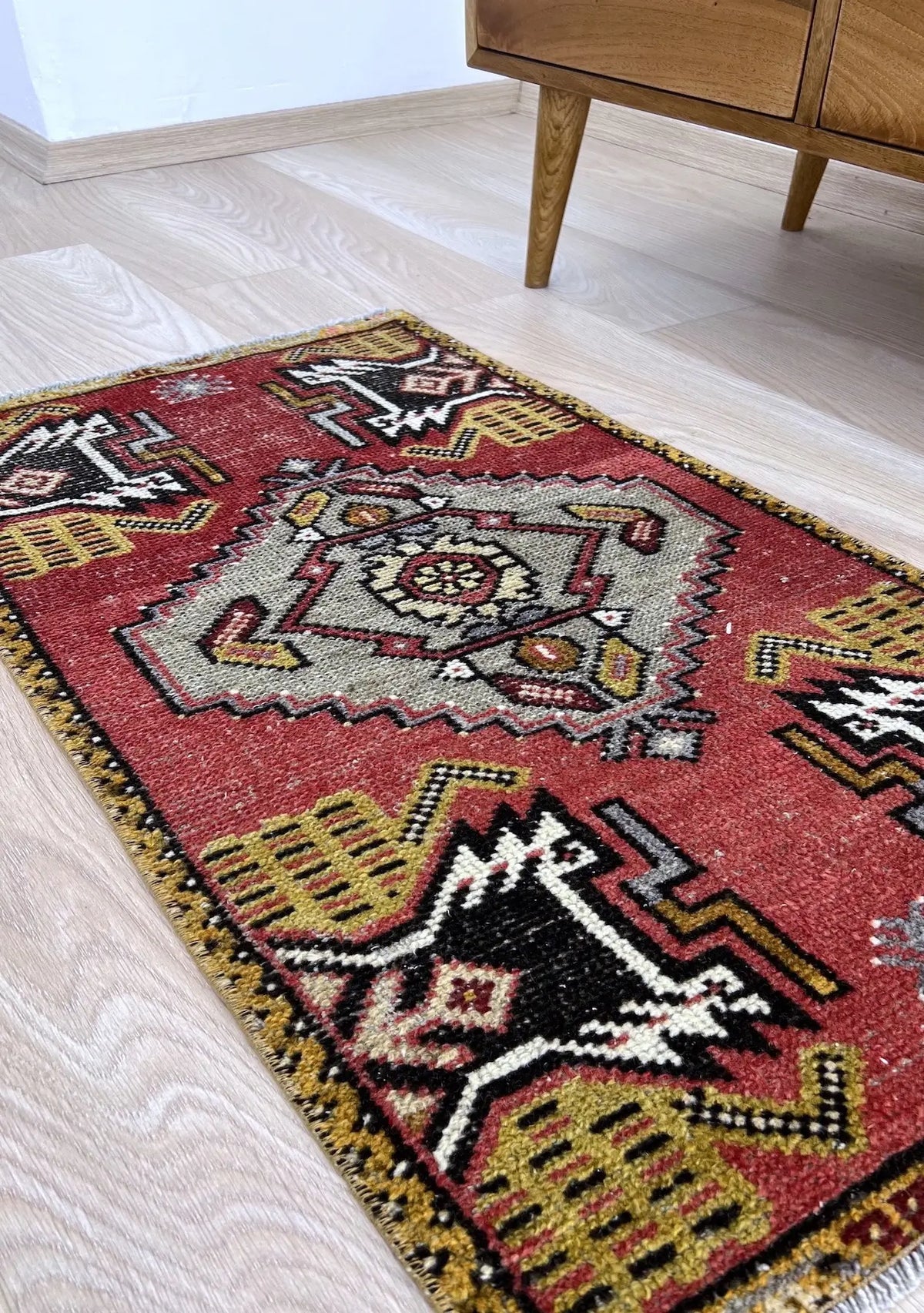 Habibeh - Vintage Mini Red Area Rug - kudenrugs