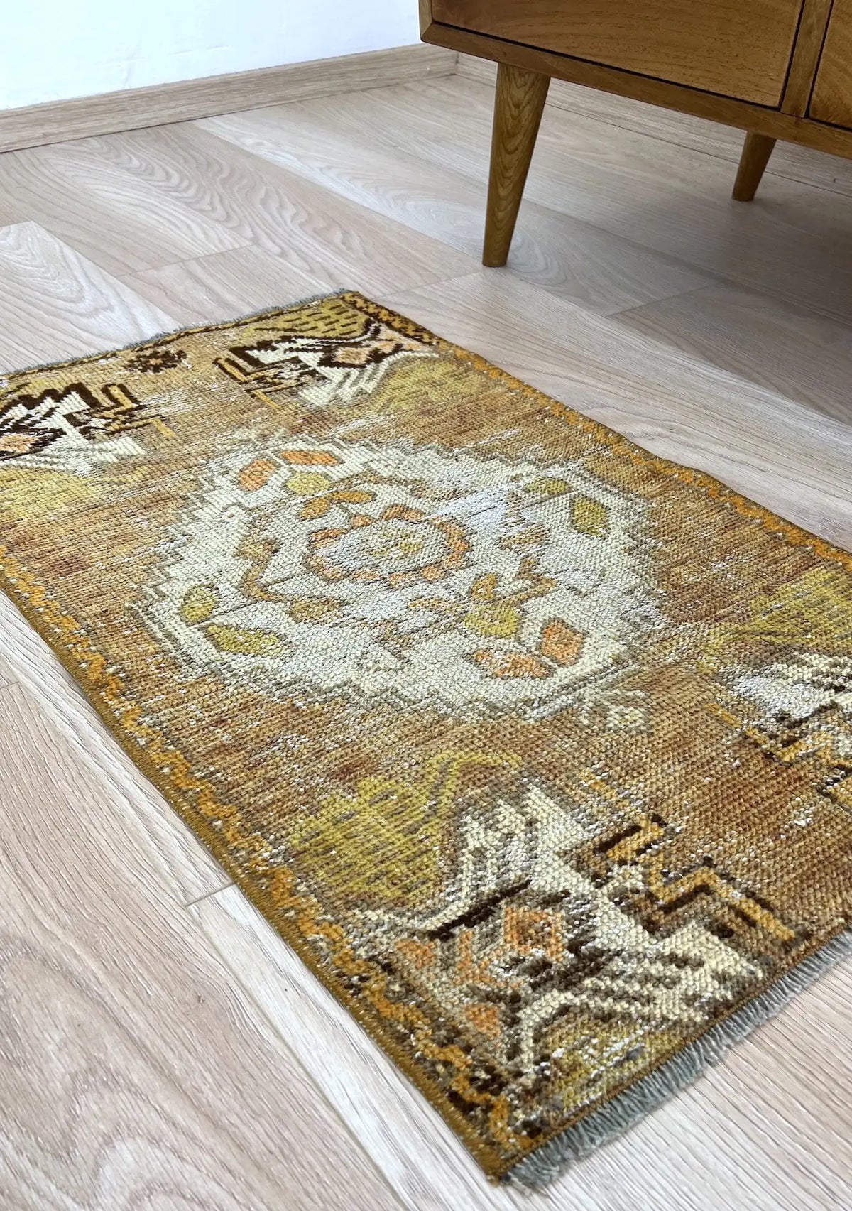 Haidn - Vintage Mini Orange Area Rug - kudenrugs