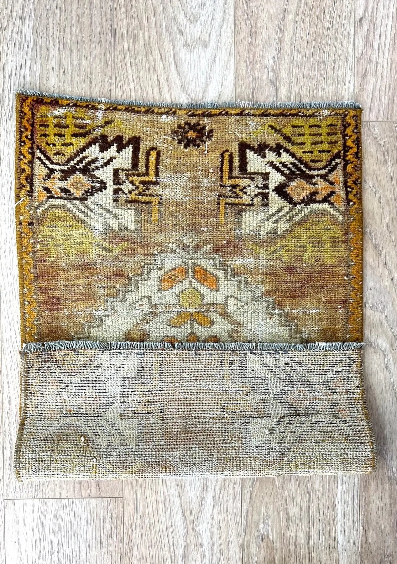 Haidn - Vintage Mini Orange Area Rug - kudenrugs