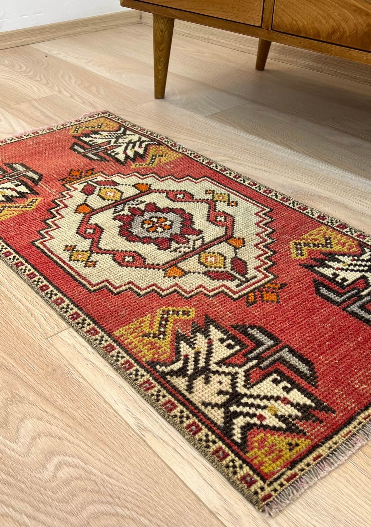 Haleema - Vintage Mini Red Area Rug - kudenrugs
