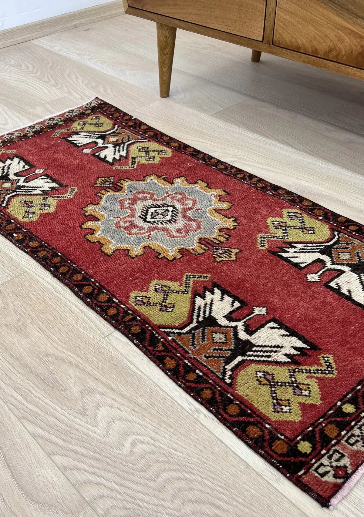 Itotia - Vintage Mini Red Area Rug - kudenrugs