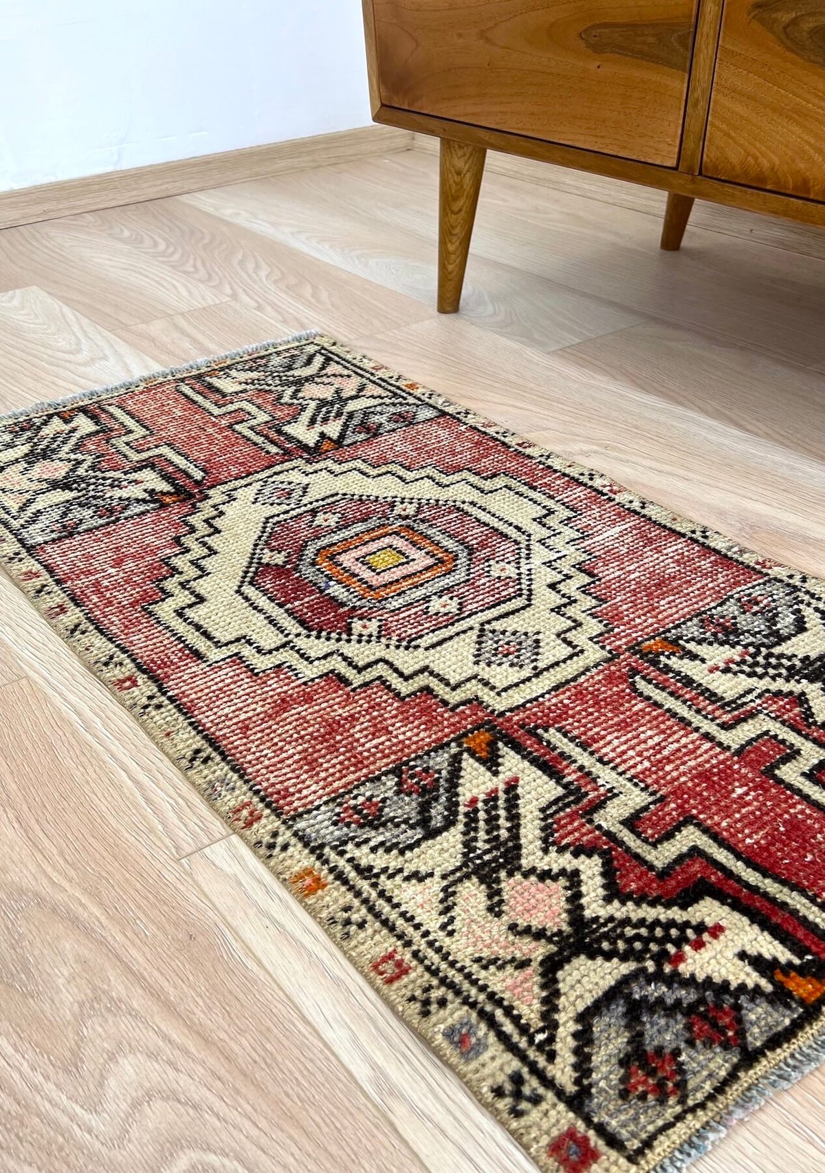 Josefa - Vintage Mini Red Area Rug - kudenrugs
