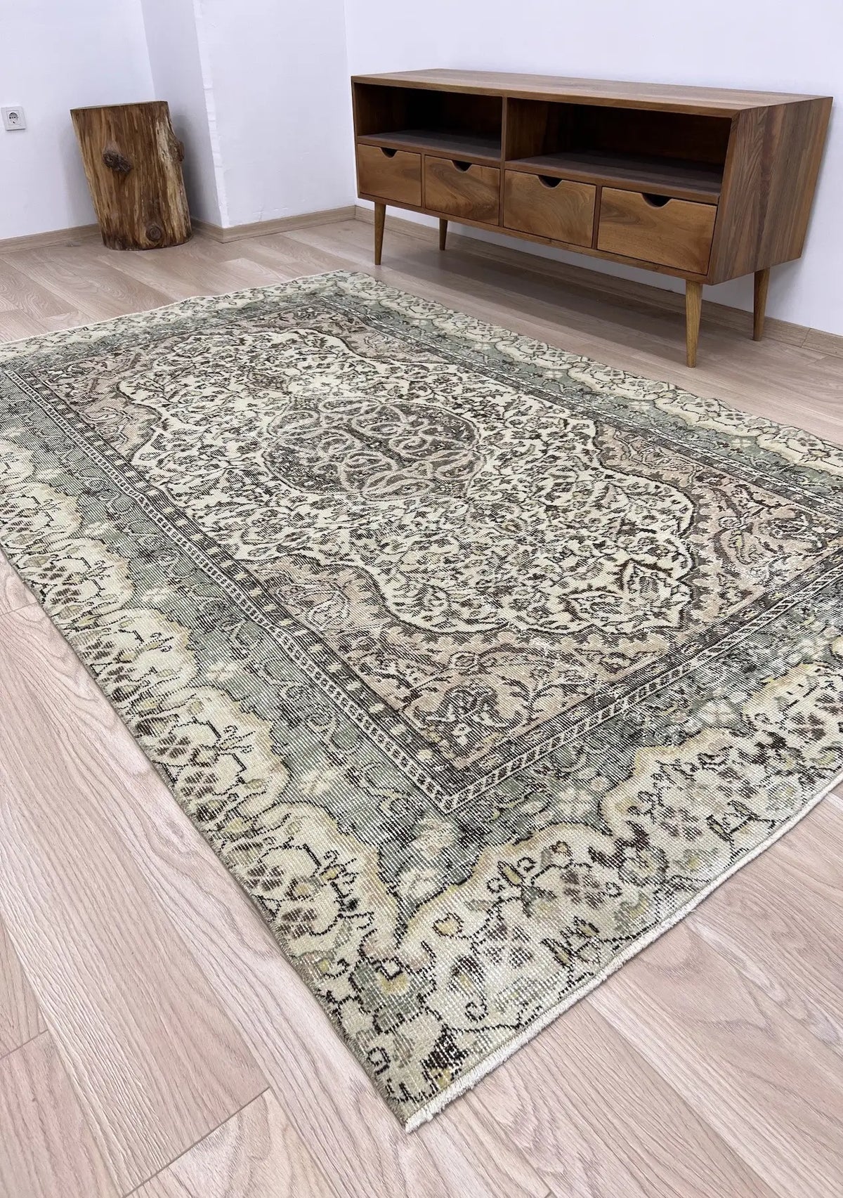 Kai - Vintage Beige Antique Washed Rug - kudenrugs