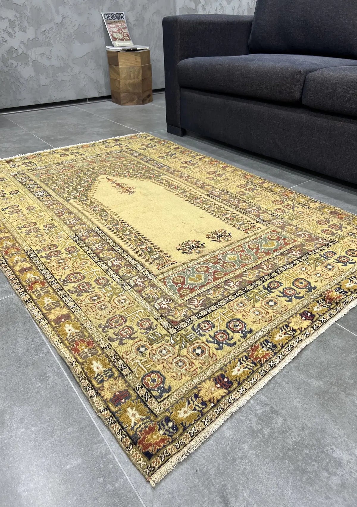 Kaila - Vintage Anatolian Rug - kudenrugs