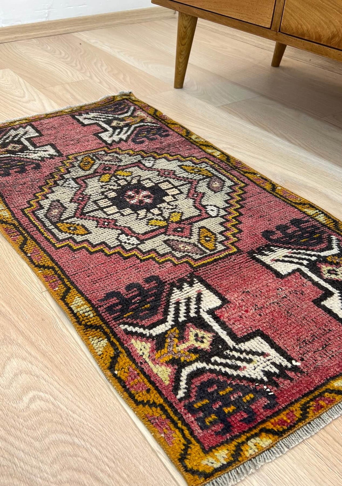 Kara - Vintage Mini Pink Area Rug - kudenrugs