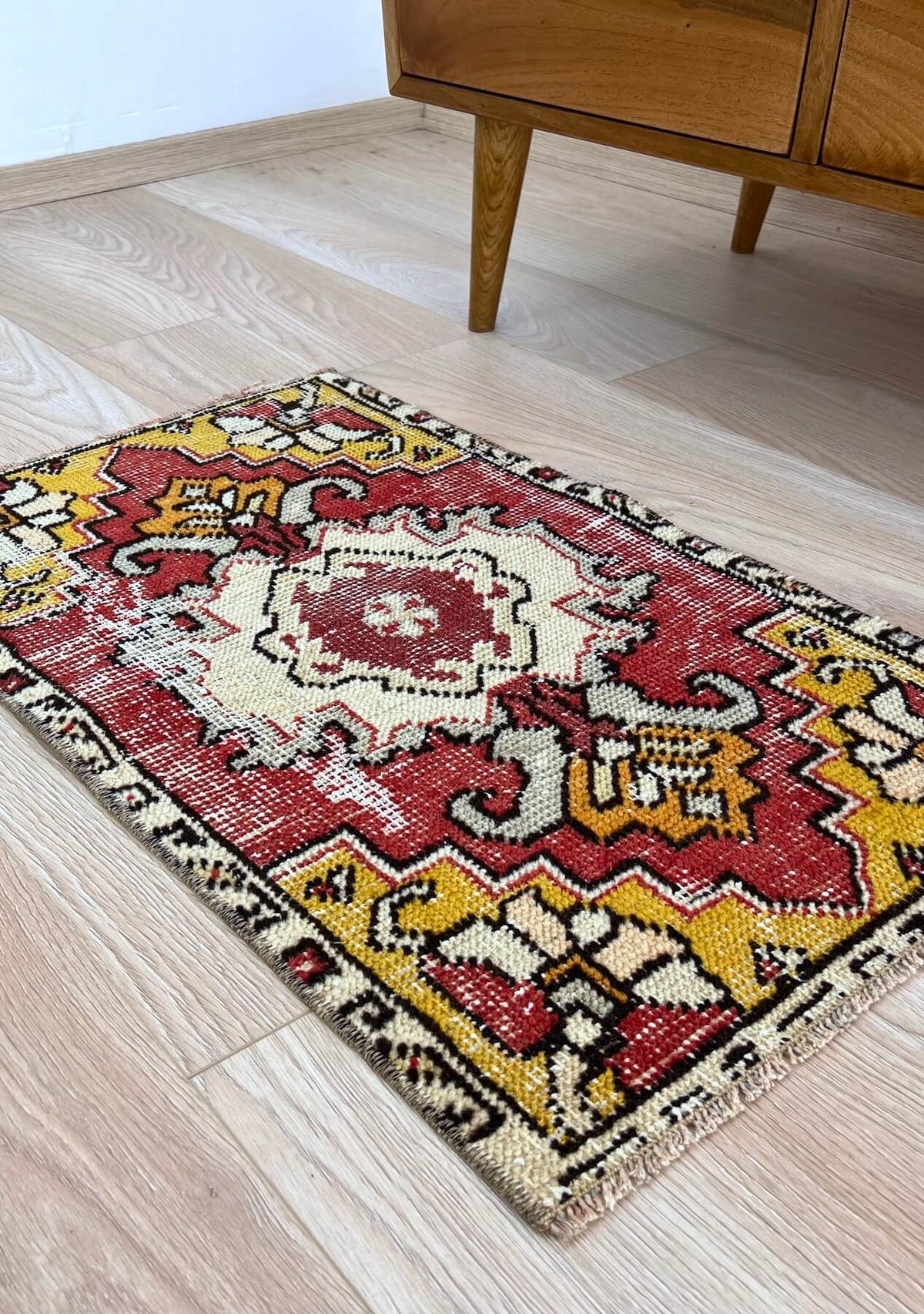 Kaye - Vintage Mini Red Area Rug - kudenrugs