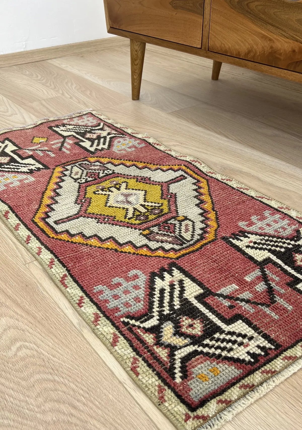 Lachesis - Vintage Mini Pink Area Rug - kudenrugs