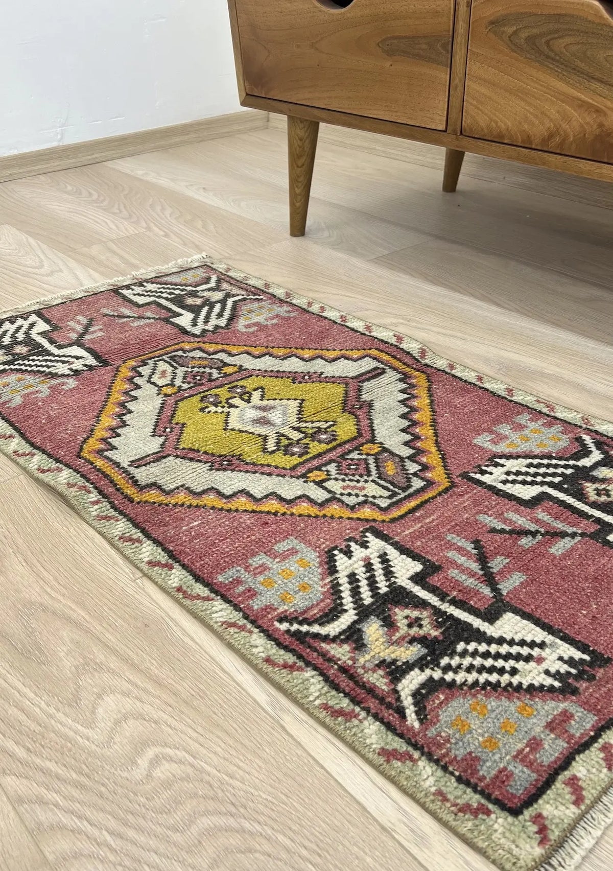 Lacy - Vintage Mini Pink Area Rug - kudenrugs