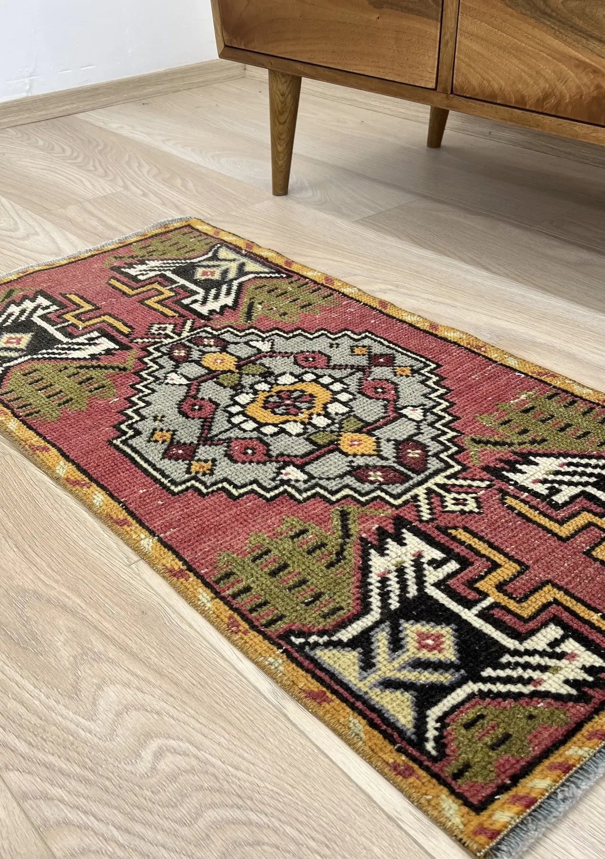 Laguna - Vintage Mini Pink Area Rug - kudenrugs