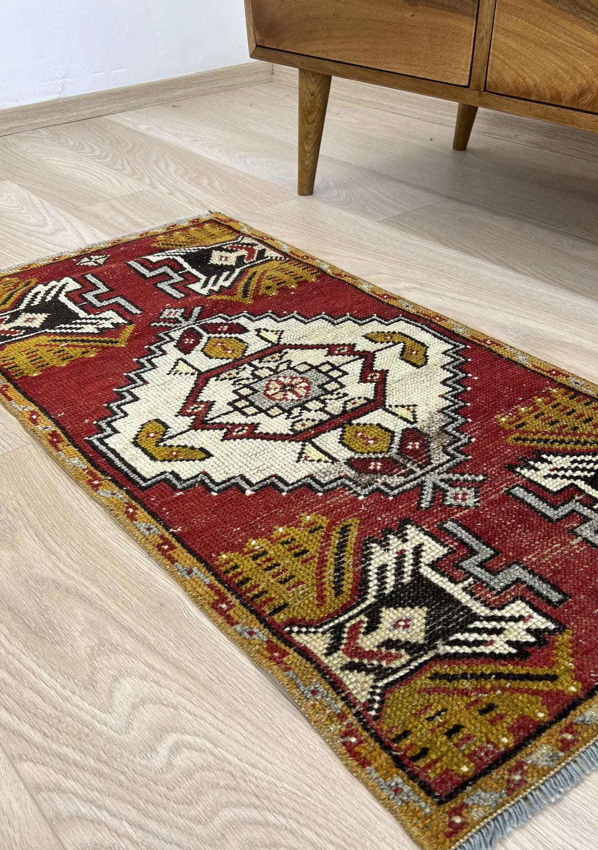 Lahela - Vintage Mini Red Area Rug - kudenrugs