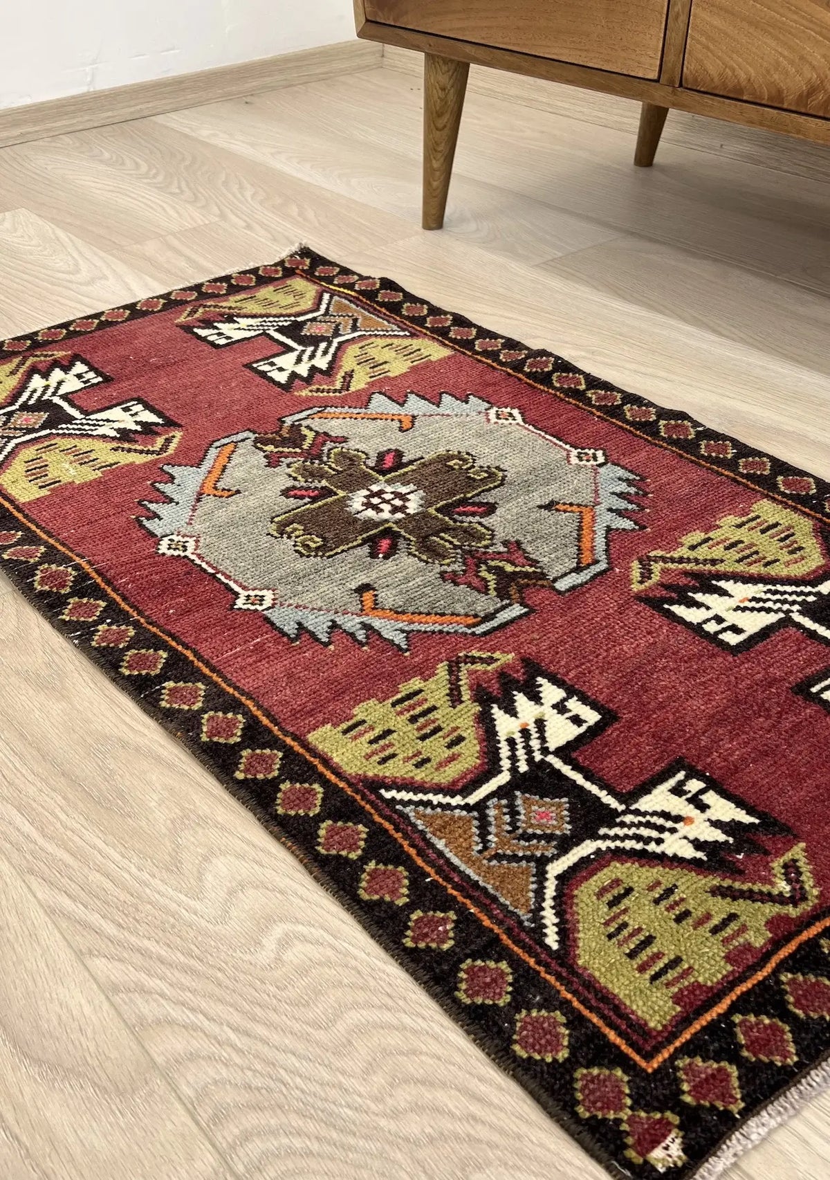 Lakezia - Vintage Mini Red Area Rug - kudenrugs