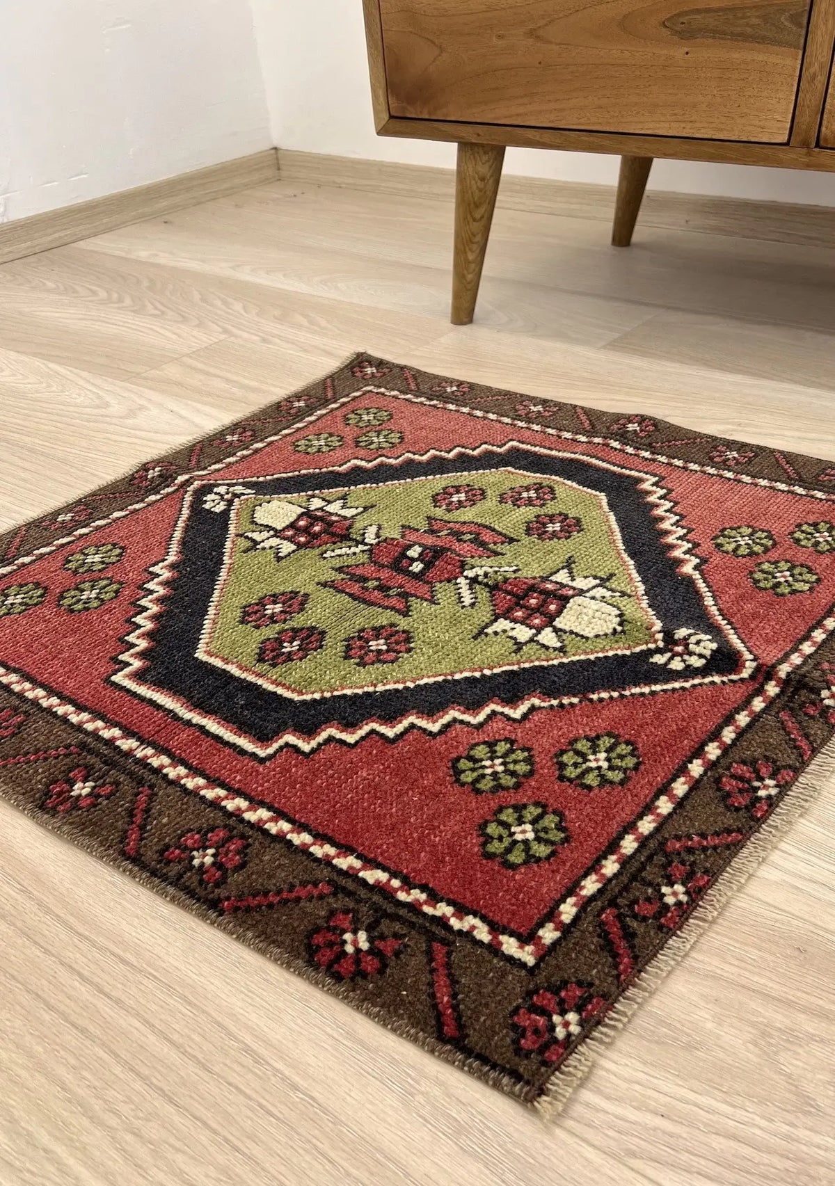 Lalitah - Vintage Mini Red Area Rug - kudenrugs