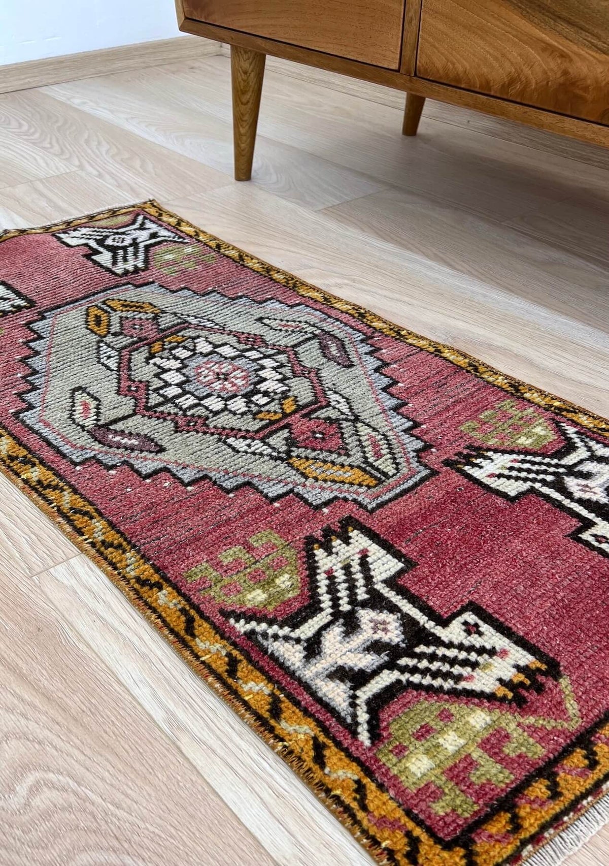 Latasha - Vintage Mini Pink Area Rug - kudenrugs