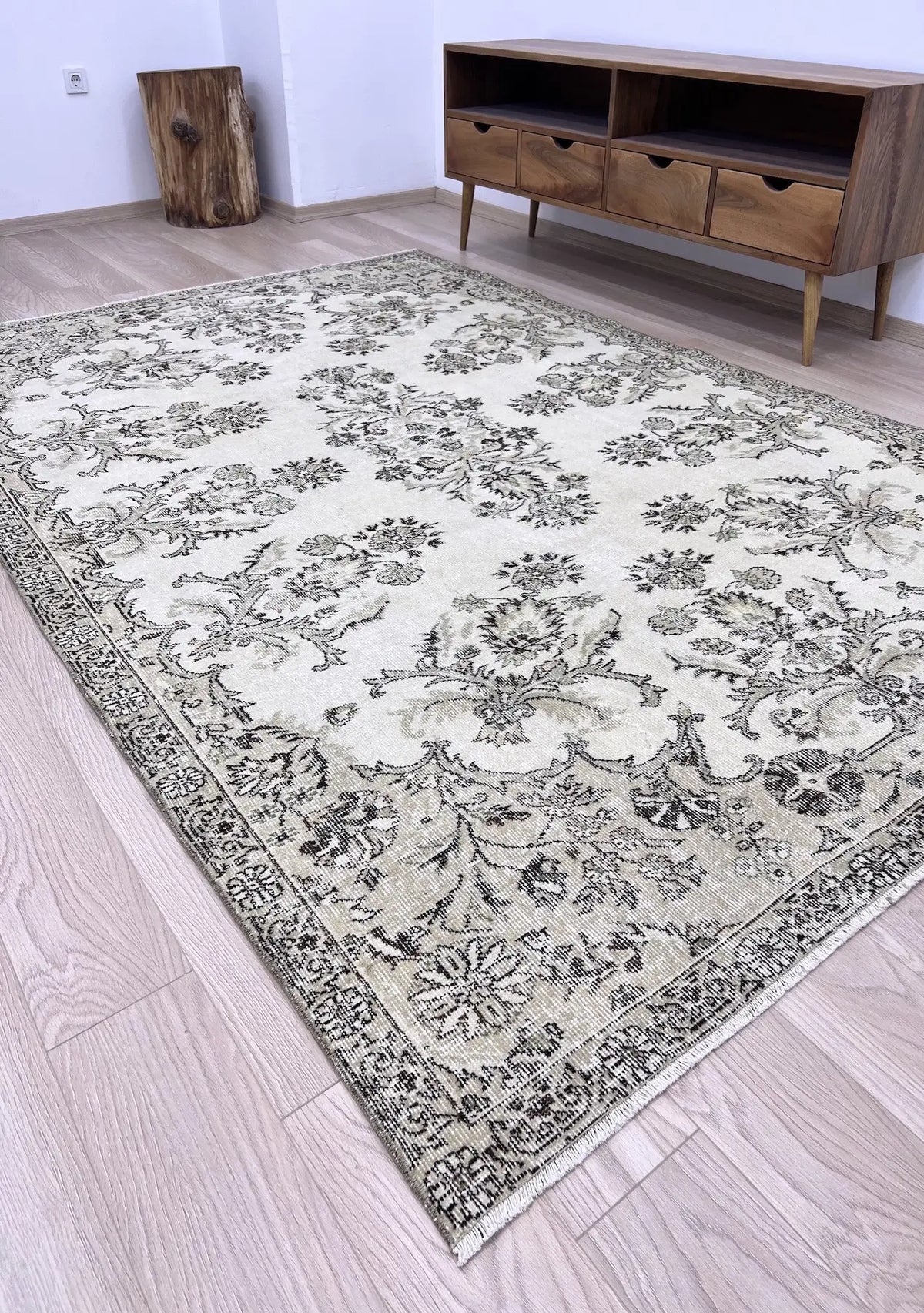 Lennox - Vintage Beige Antique Washed Rug - kudenrugs