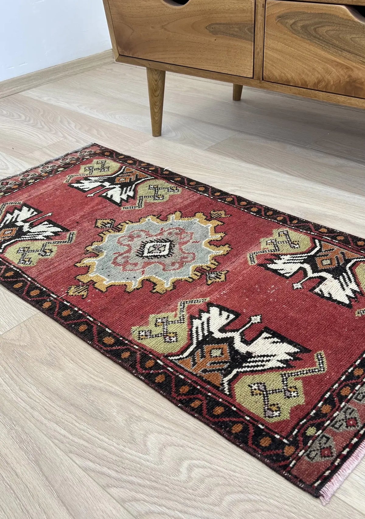 Libby - Vintage Mini Red Area Rug - kudenrugs