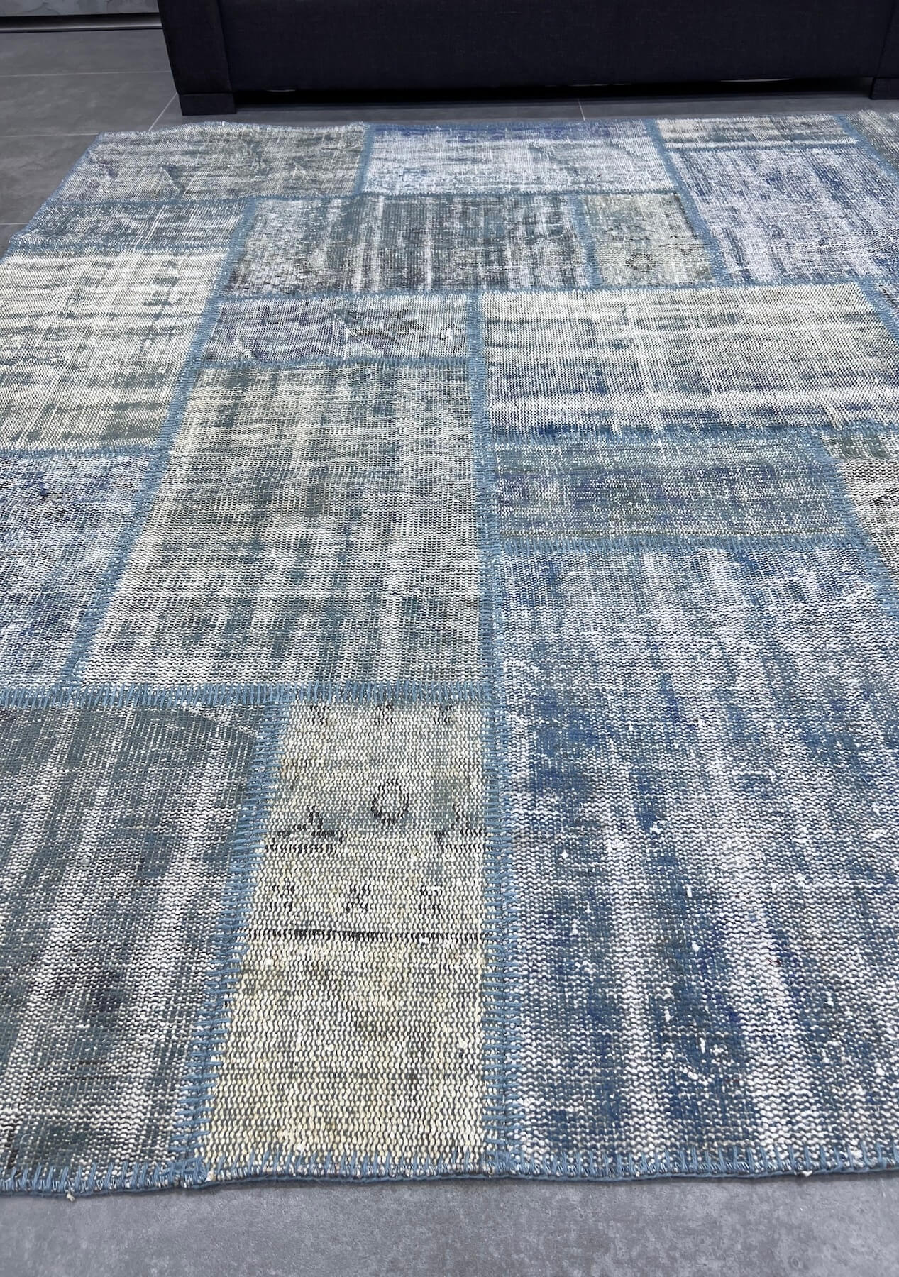 Livia - Vintage Blue Patchwork Rug - kudenrugs