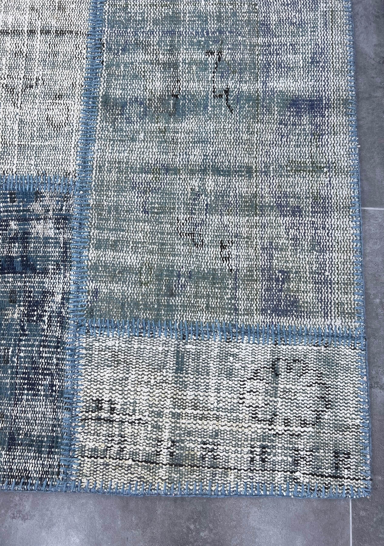 Livia - Vintage Blue Patchwork Rug - kudenrugs