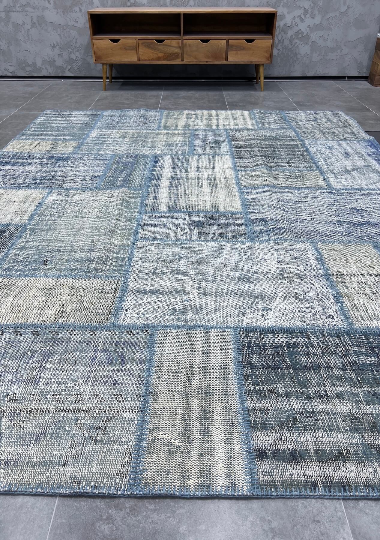 Livia - Vintage Blue Patchwork Rug - kudenrugs