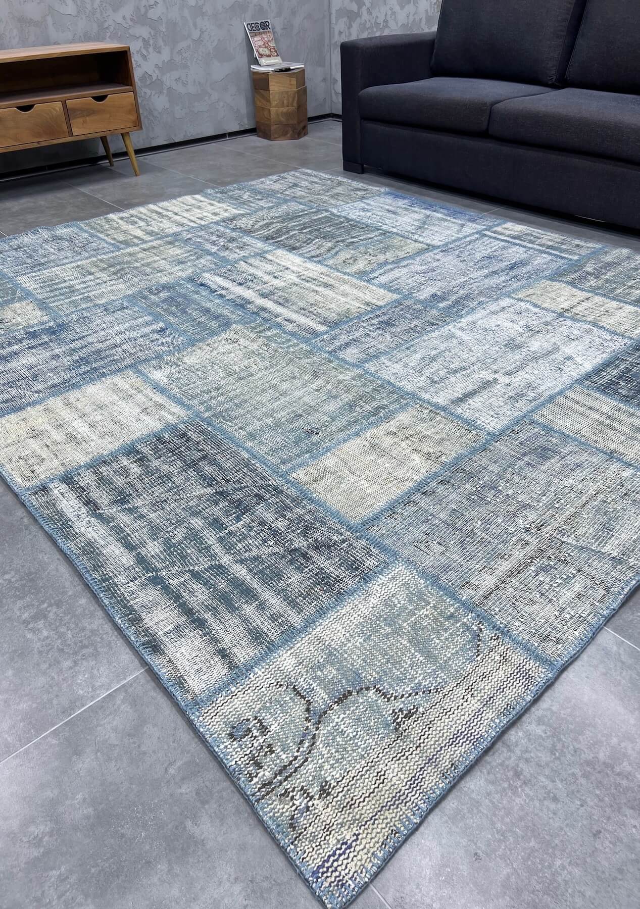 Livia - Vintage Blue Patchwork Rug - kudenrugs
