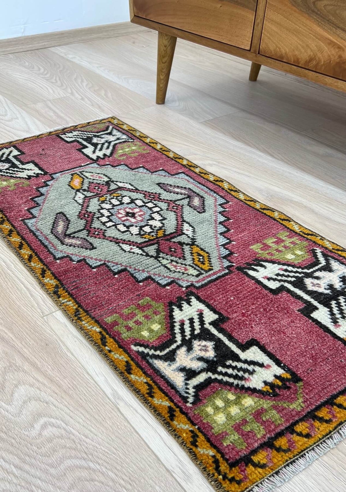 Lucille - Vintage Mini Pink Area Rug - kudenrugs