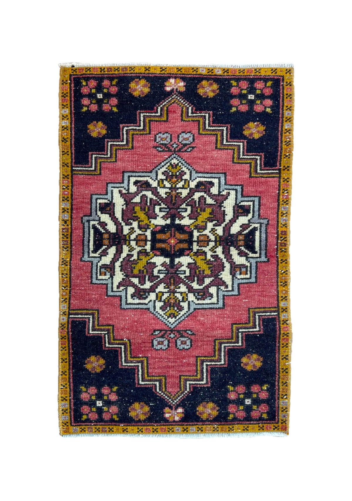 Maude - Vintage Mini Pink Area Rug - kudenrugs