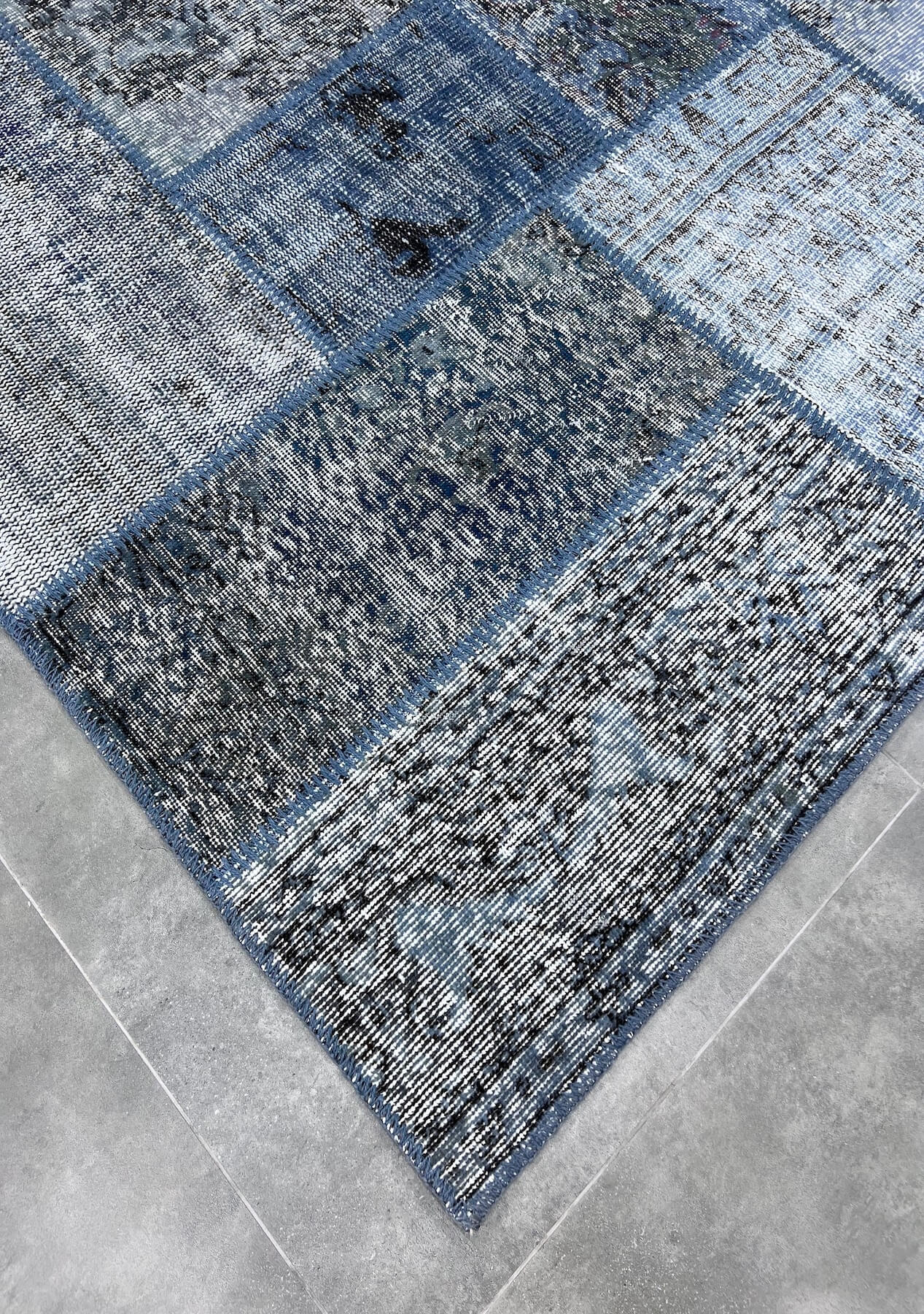 Micaela - Vintage Blue Patchwork Rug - kudenrugs