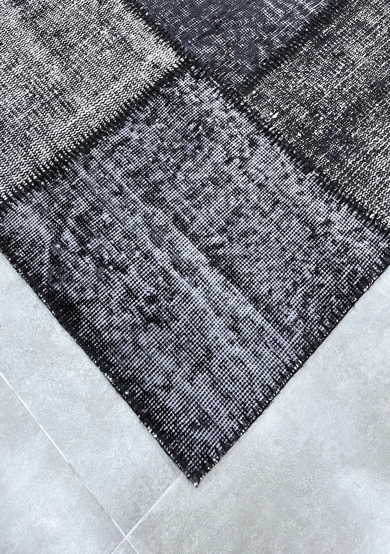 Nade - Vintage Black Patchwork Rug - kudenrugs
