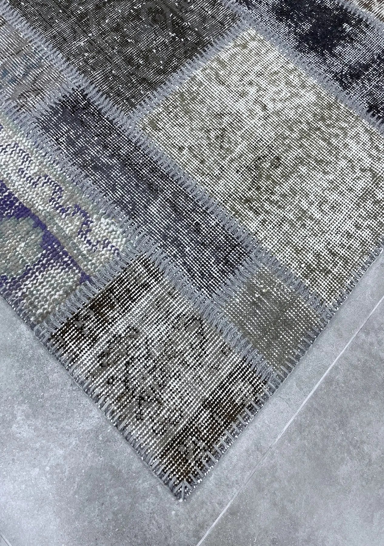 Nanette - Vintage Gray Patchwork Rug - kudenrugs