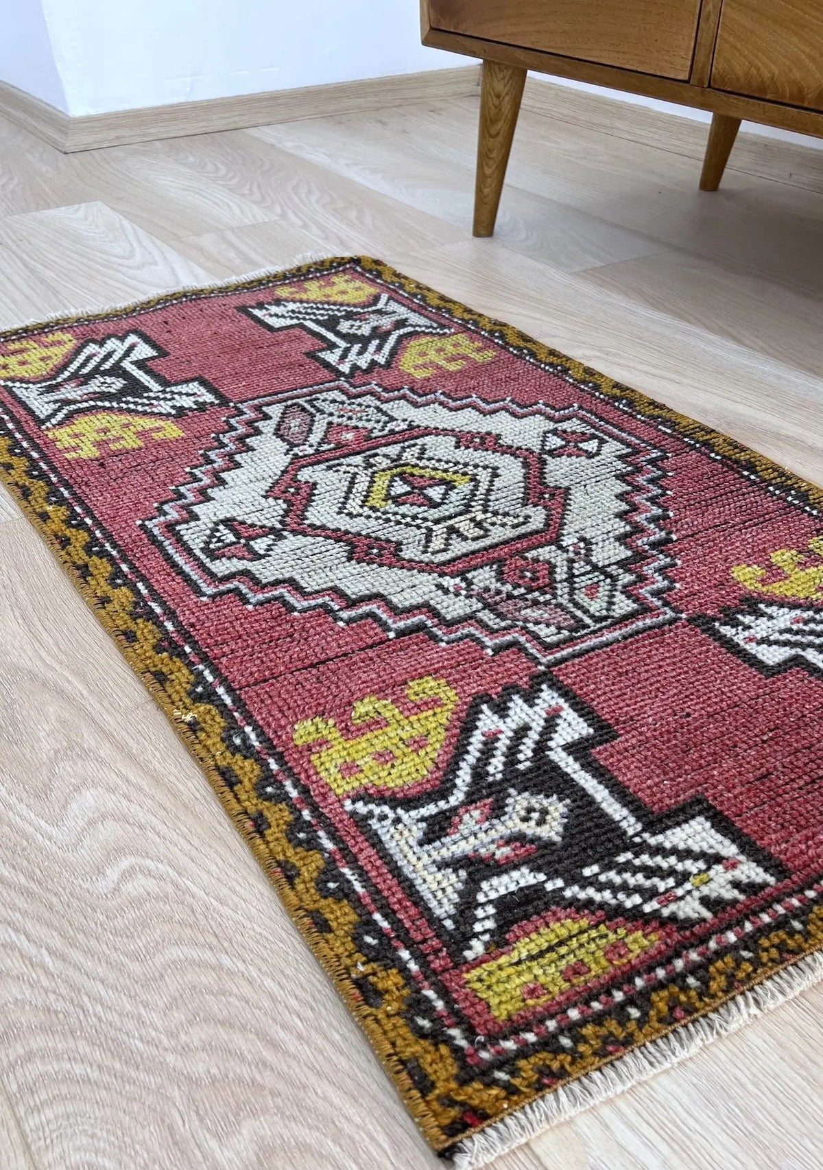 Paavana - Vintage Mini Pink Area Rug - kudenrugs
