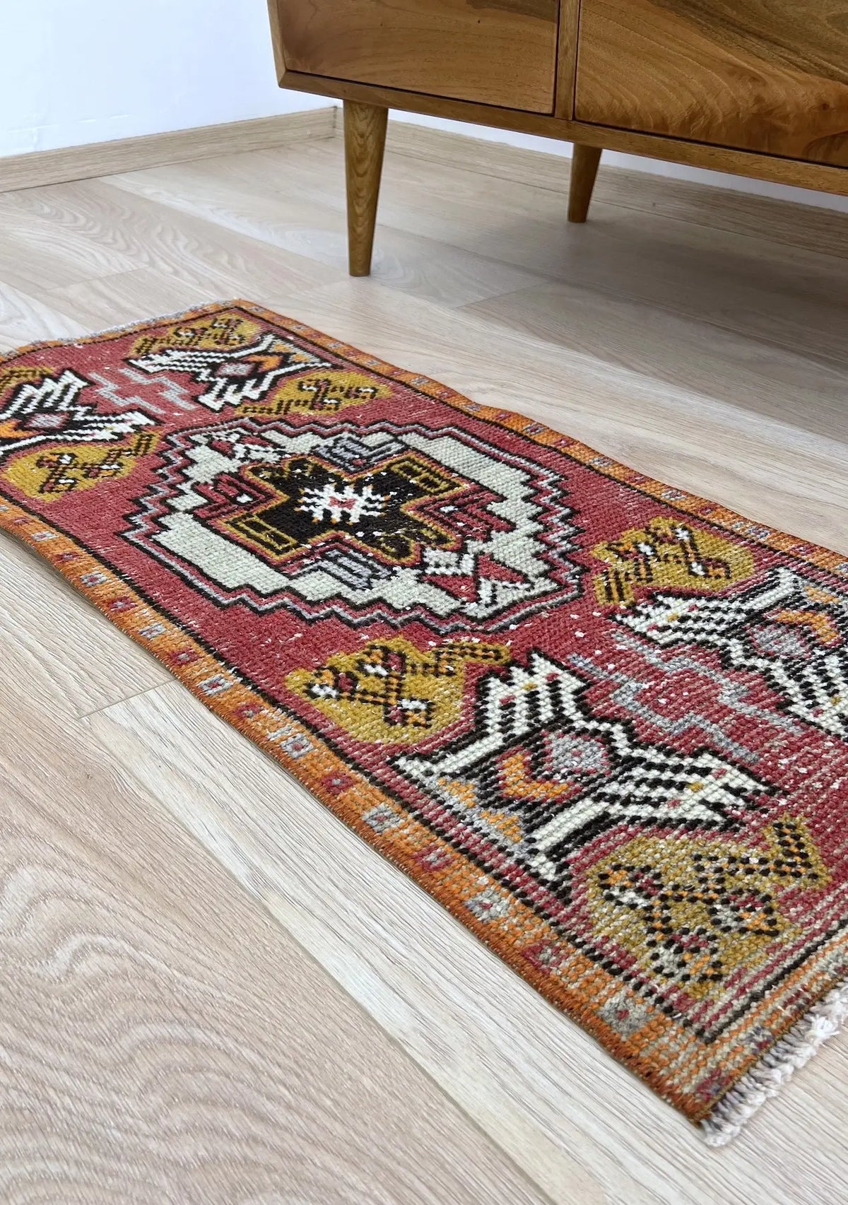 Palakika - Vintage Mini Pink Area Rug - kudenrugs