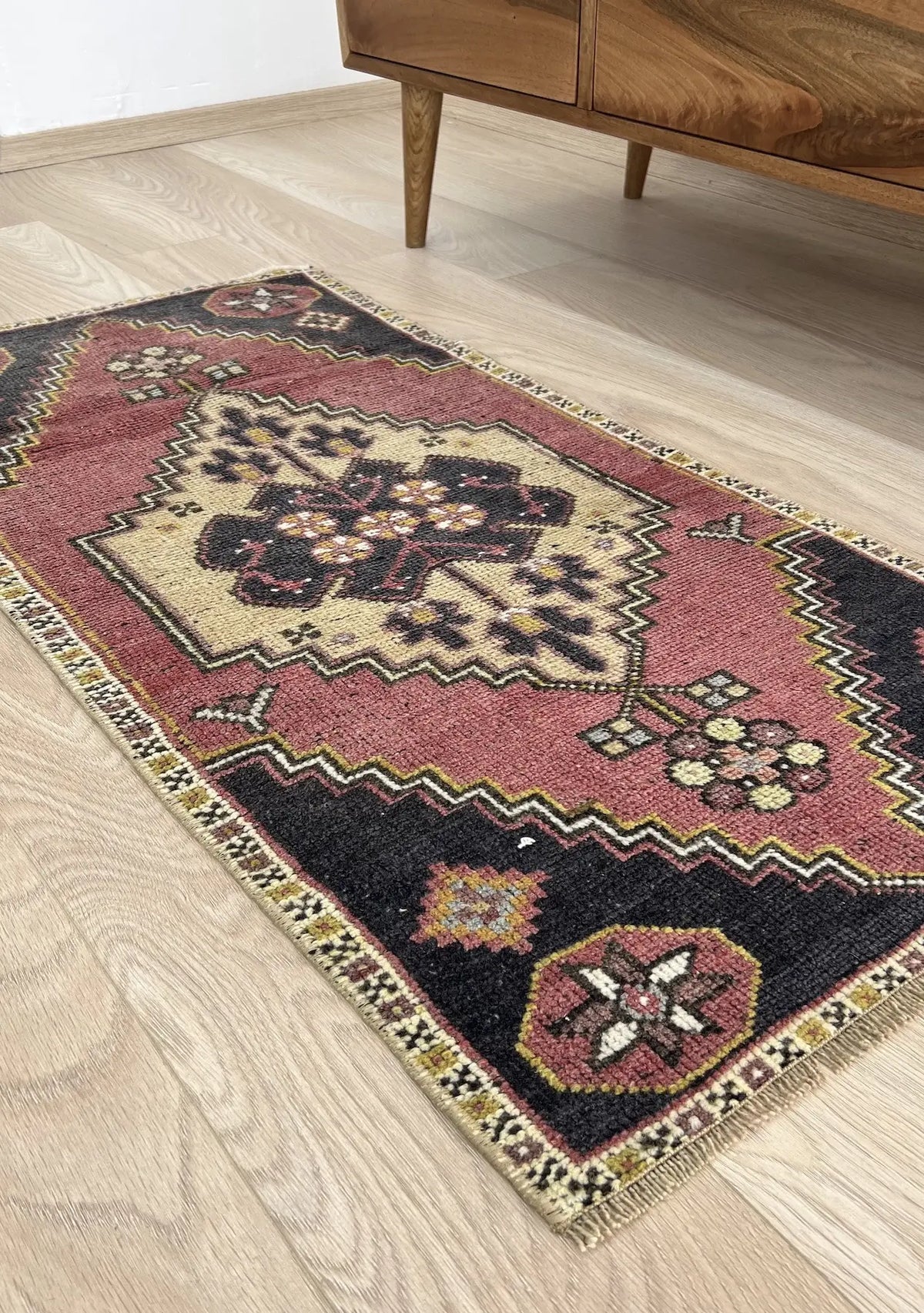 Panda - Vintage Mini Pink Area Rug - kudenrugs