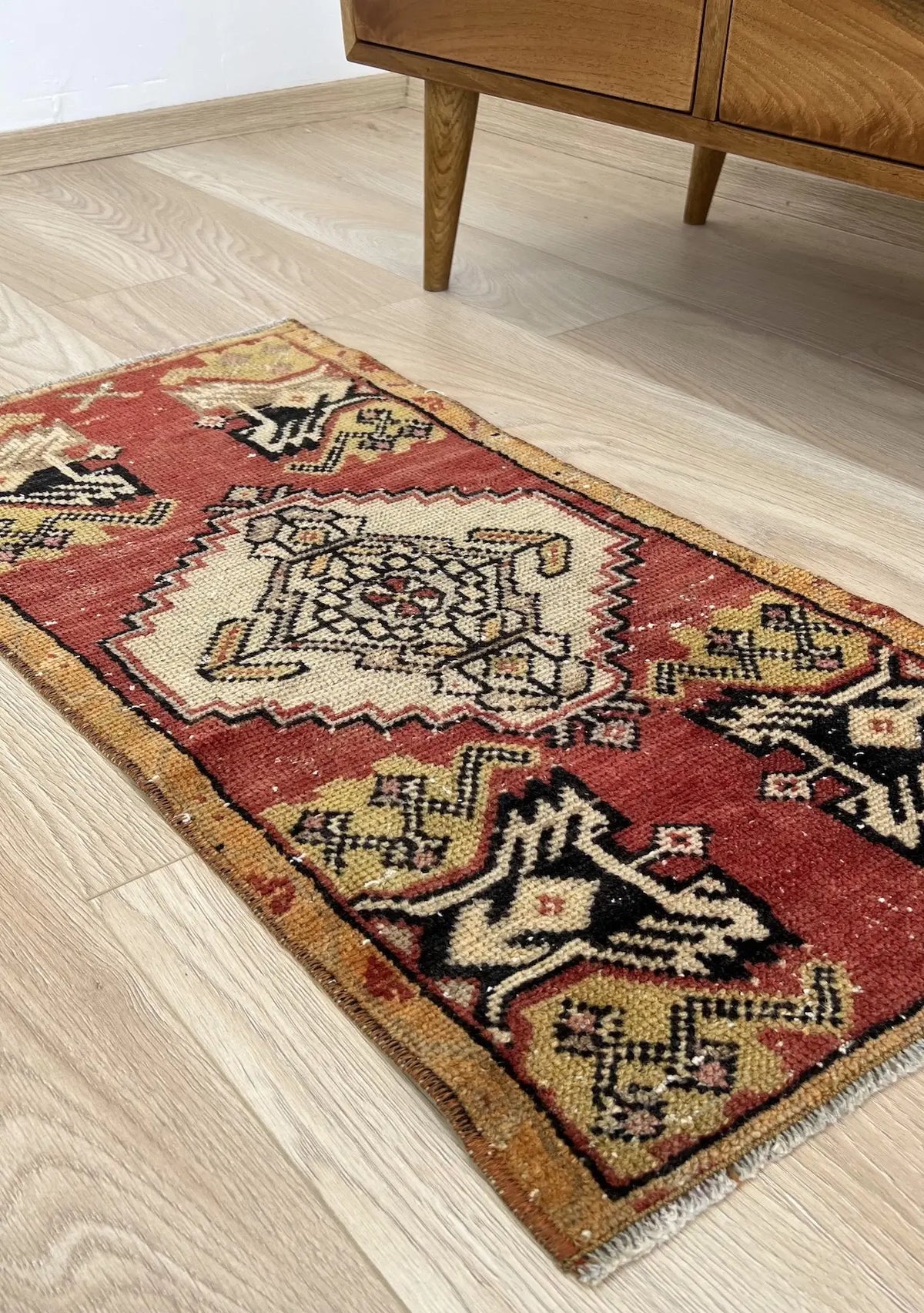 Pangi - Vintage Mini Red Area Rug - kudenrugs