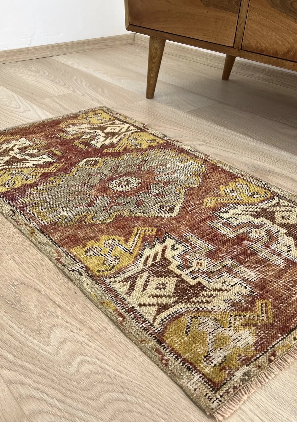 Parrish - Vintage Mini Red Area Rug - kudenrugs