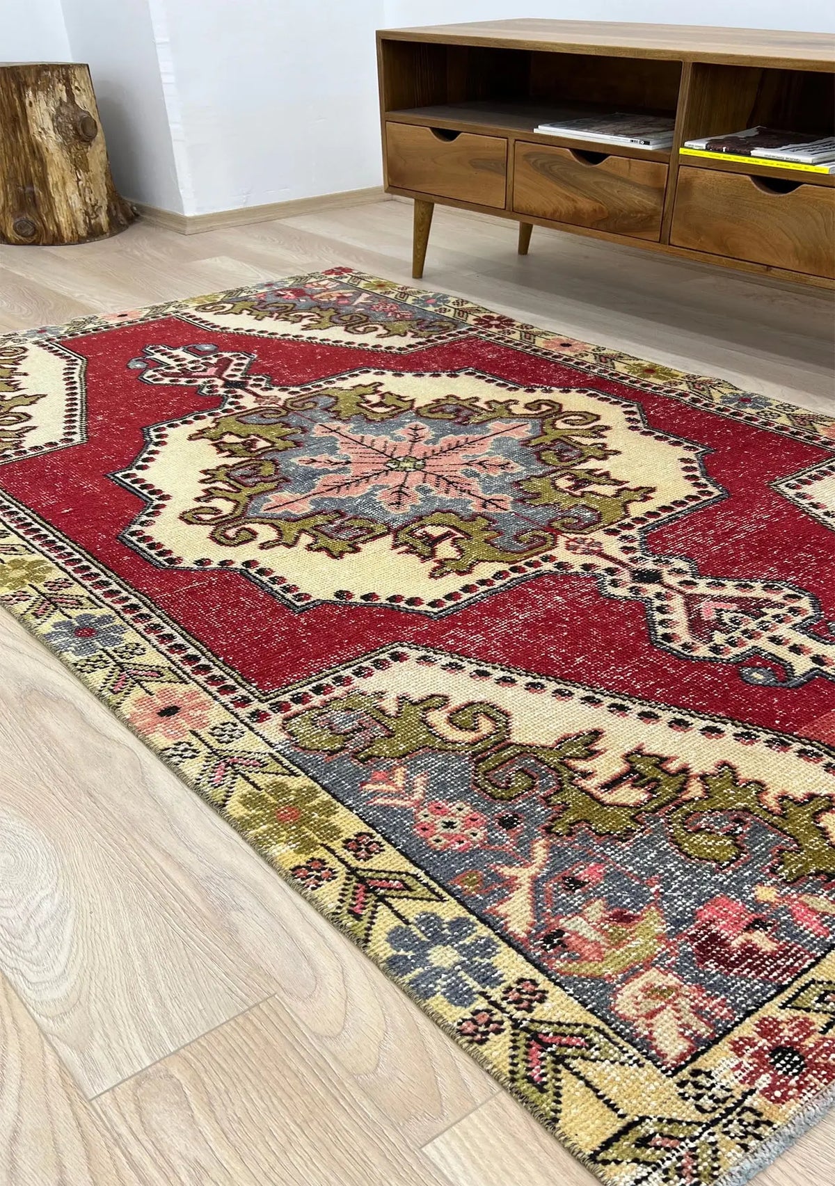 Tianna - Vintage Anatolian Rug - kudenrugs